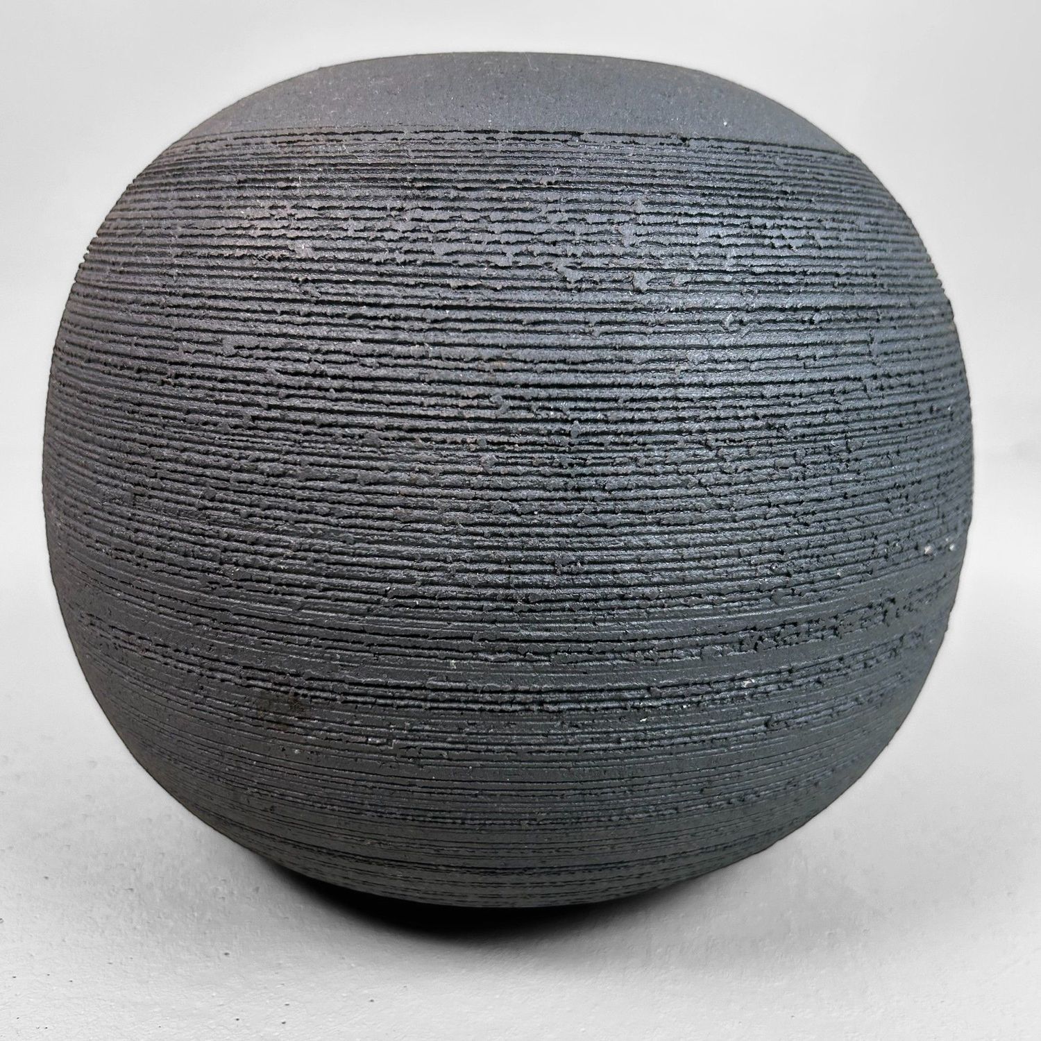 Minimalistische Shigaraki Yaki Ikebana, Japanse Vaas, jaren '70.