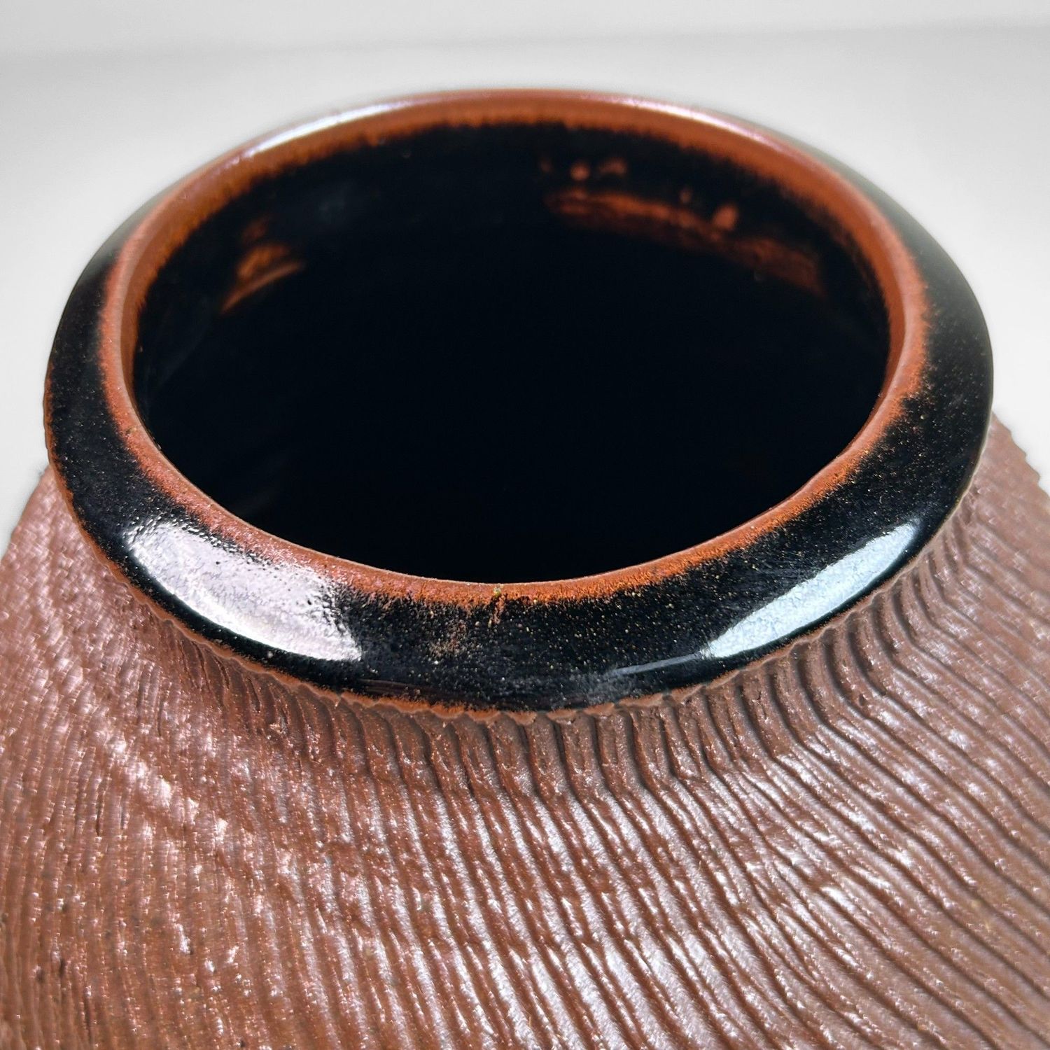 Vintage 'Anagama' Spiral Ikebana Japanese Flower Vase, 1970s.