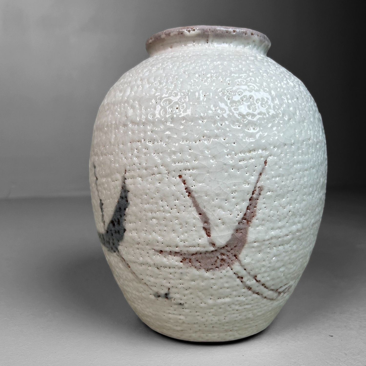 Kikyoya, Shino Ware, Ikebana Bloemenvaas, 'Kraanvogels', Japan.