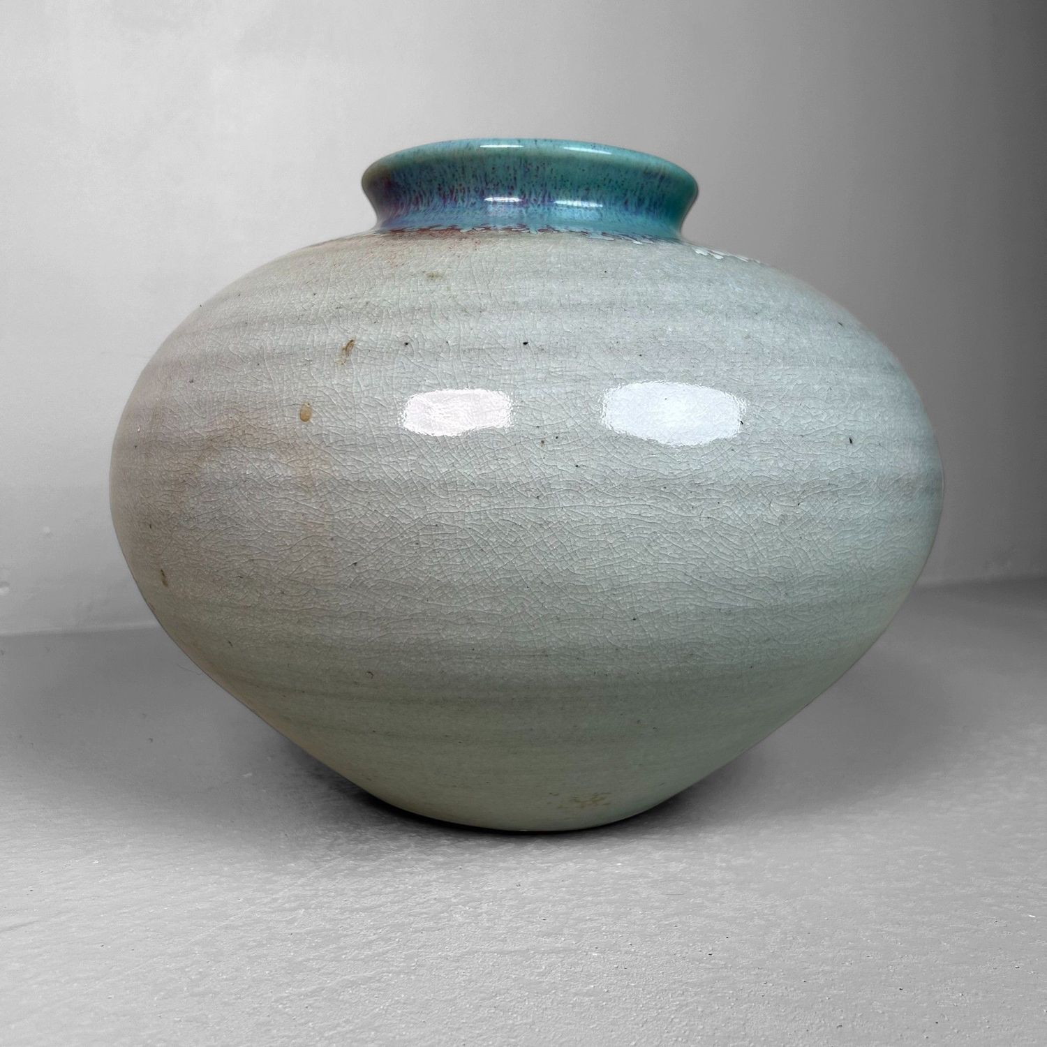 Traditionele Agano-Yaki Ikebana, Japanse Vaas, jaren '60. Traditionele Agano-Yaki Ikebana, Japanse Vaas, jaren '60.