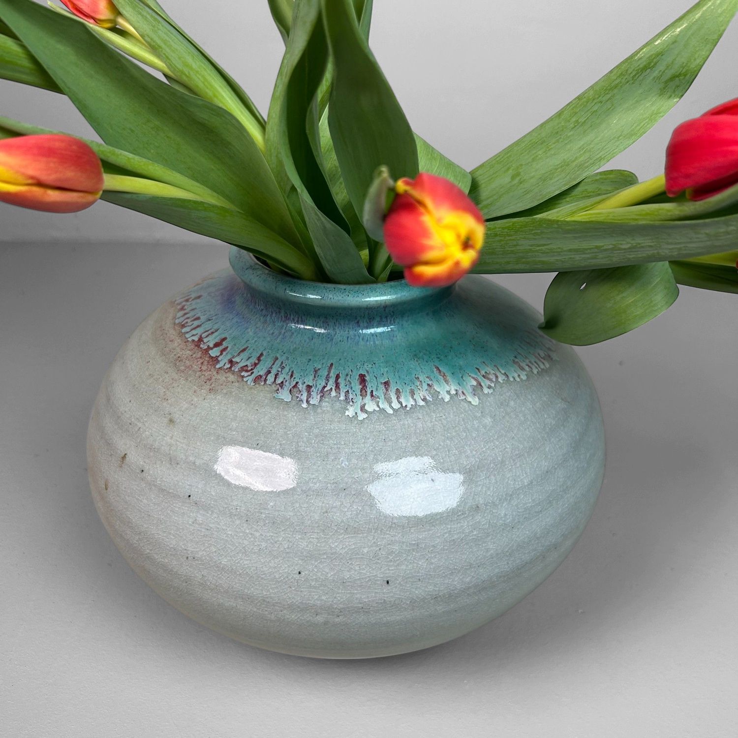 Traditionele Agano-Yaki Ikebana, Japanse Vaas, jaren '60. Traditionele Agano-Yaki Ikebana, Japanse Vaas, jaren '60.