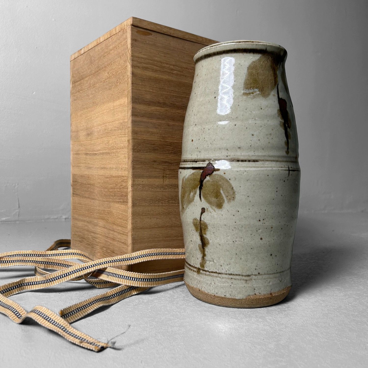 Stunning Handmade Japanese Ikebana Vase – Mashiko Studio Pottery, 1960s.