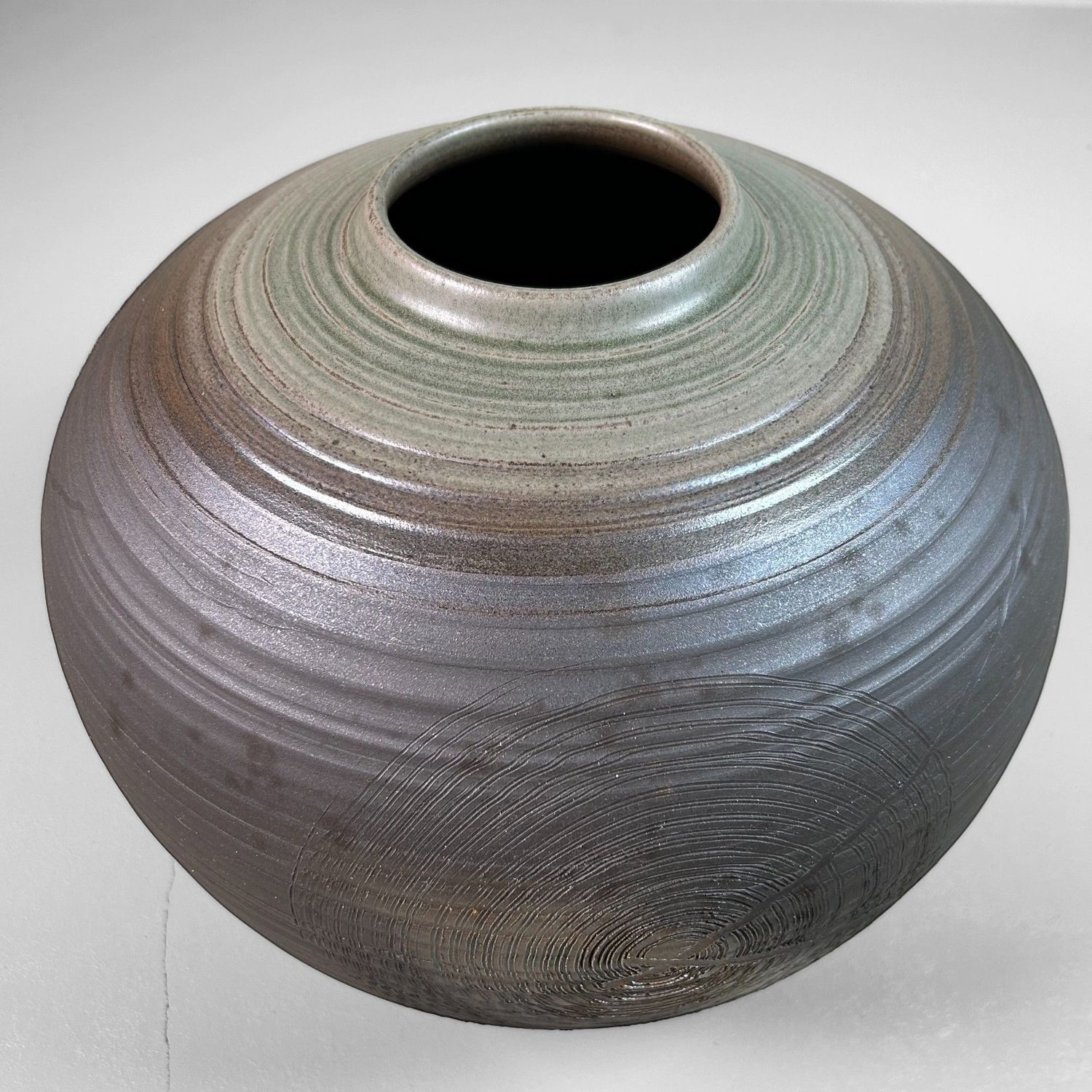 Stijlvole Japanse Ikebana Bloemenvaas, Echizen Yaki, jaren '60. Stijlvole Japanse Ikebana Bloemenvaas, Echizen Yaki, jaren '60.