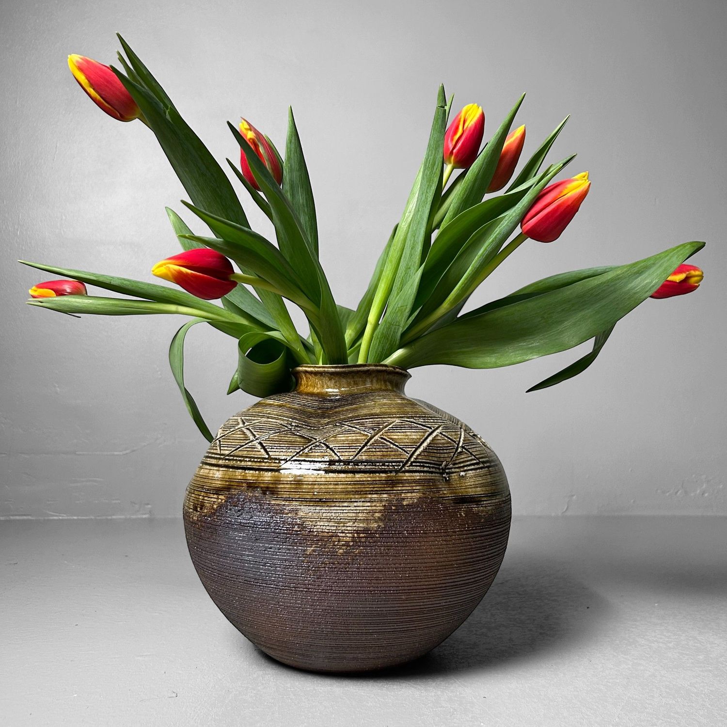 Decoratieve Japanse Ikebana Bloemenvaas, Shigaraki, jaren '80.