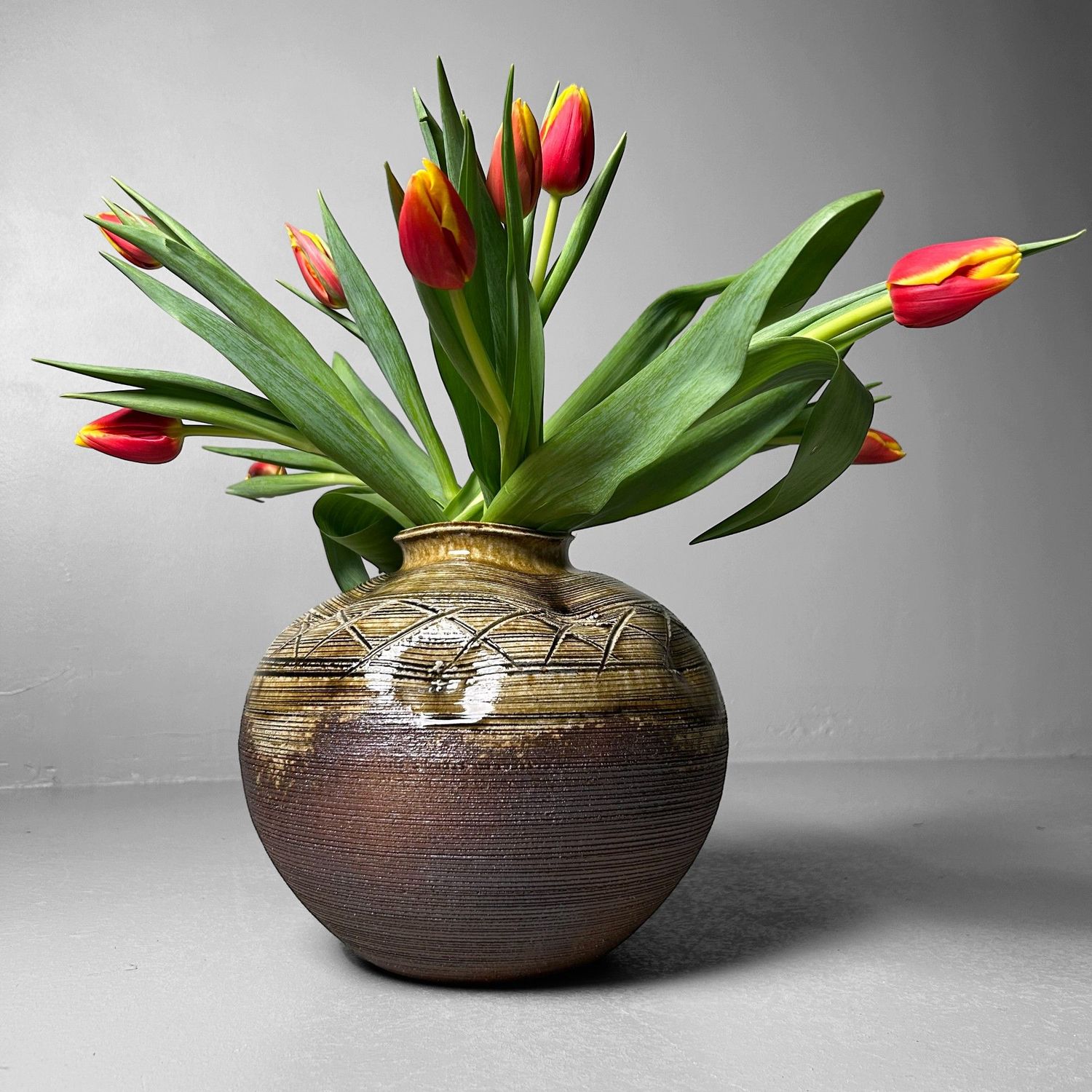 Decoratieve Japanse Ikebana Bloemenvaas, Shigaraki, jaren '80.