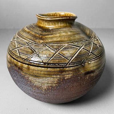 Decorative Japanese Ikebana Flower Vase, Shigaraki, 1980s.