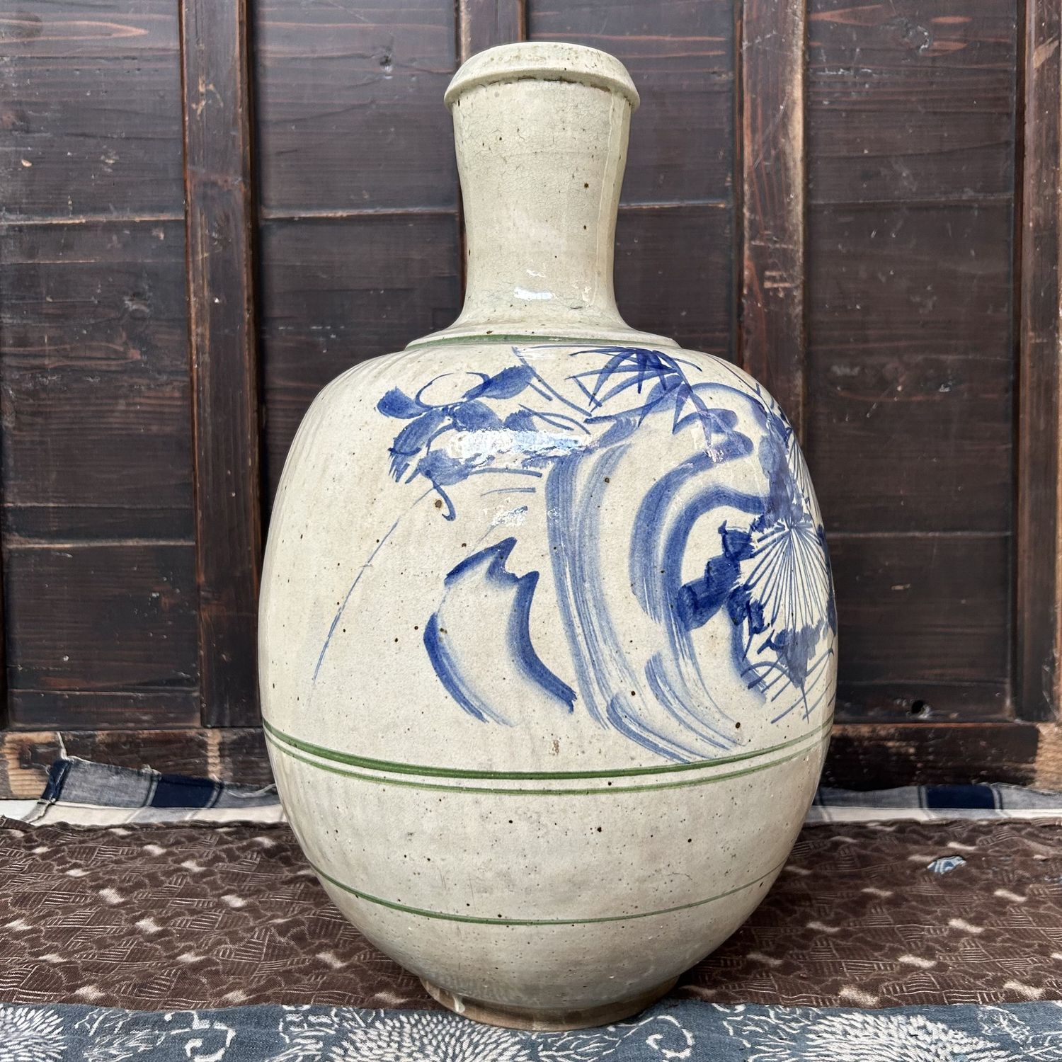 Stylish Antique Japanese Ikebana Vase, Meiji Period. Stylish Antique Japanese Ikebana Vase, Meiji Period.