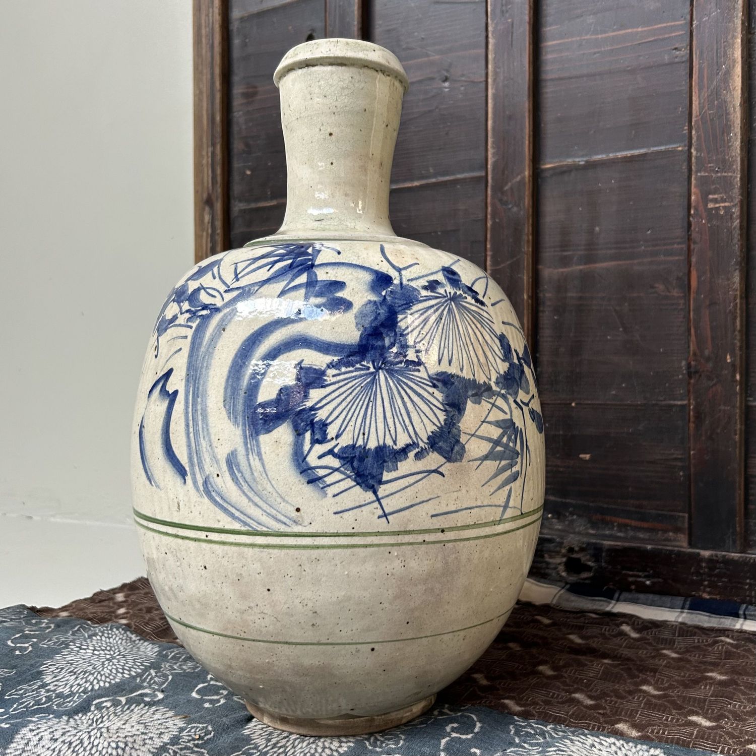 Stylish Antique Japanese Ikebana Vase, Meiji Period. Stylish Antique Japanese Ikebana Vase, Meiji Period.