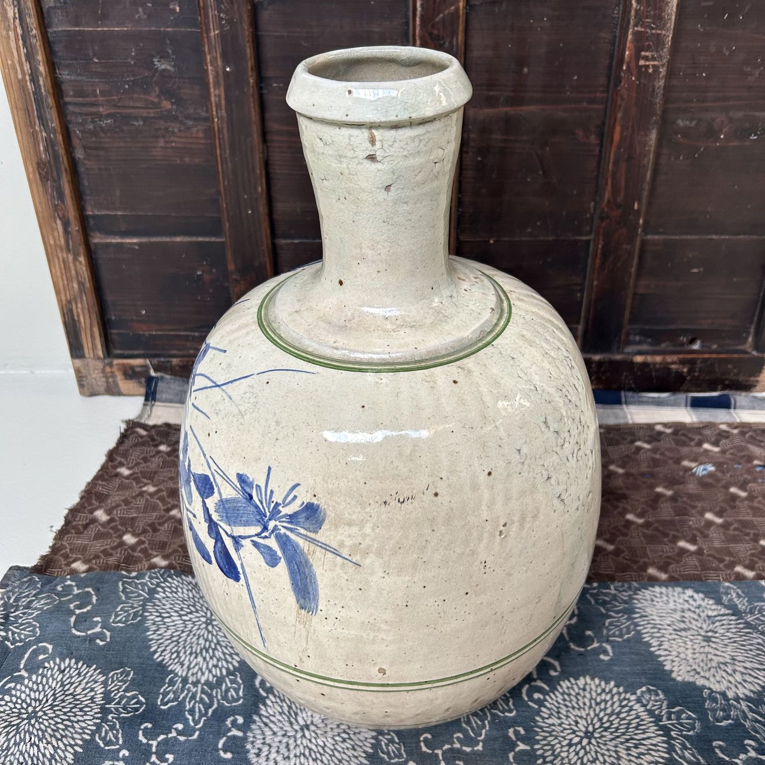 Stylish Antique Japanese Ikebana Vase, Meiji Period. Stylish Antique Japanese Ikebana Vase, Meiji Period.
