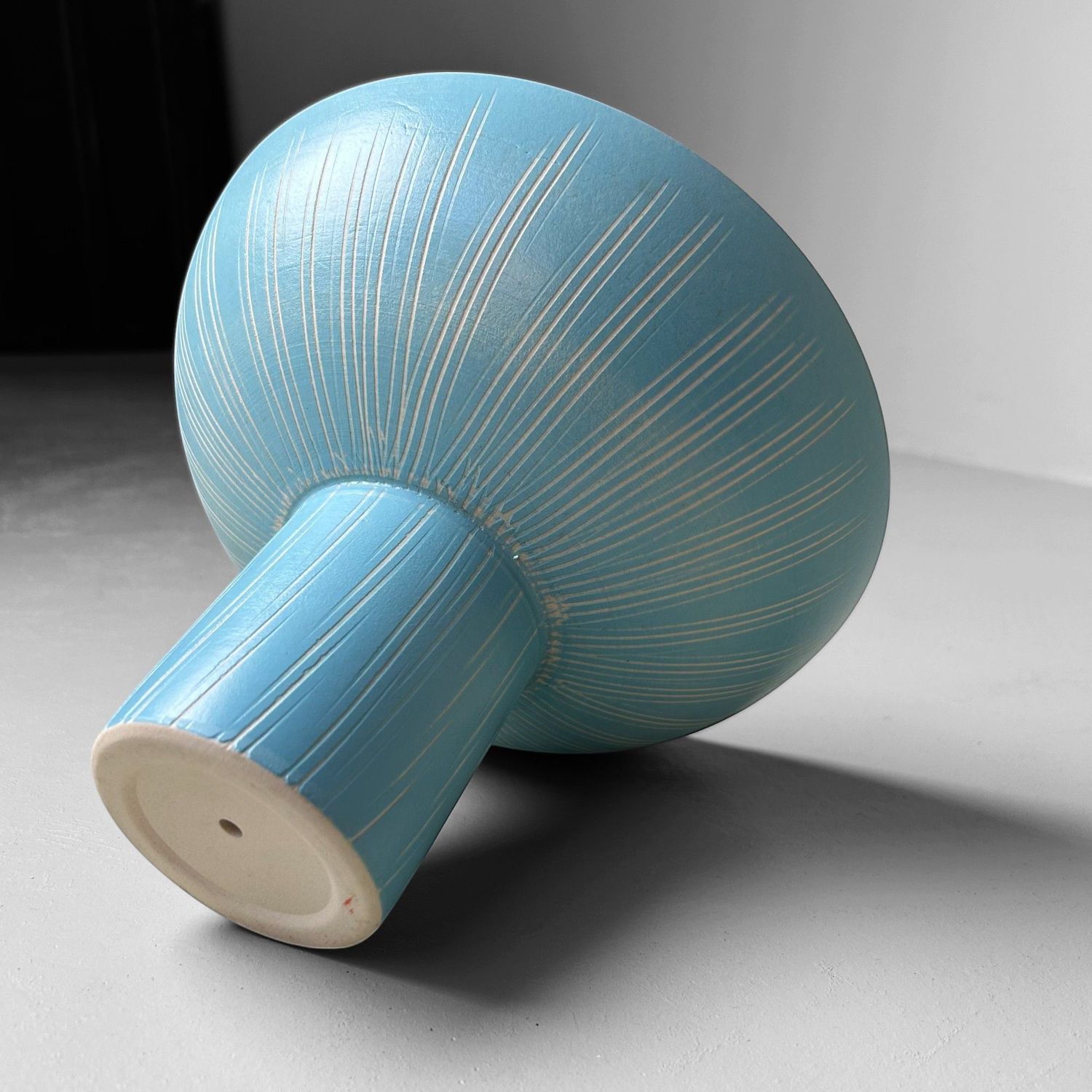 Japanese Ceramic Ikebana Flower Vase, Omiya Tōen, 1960s.