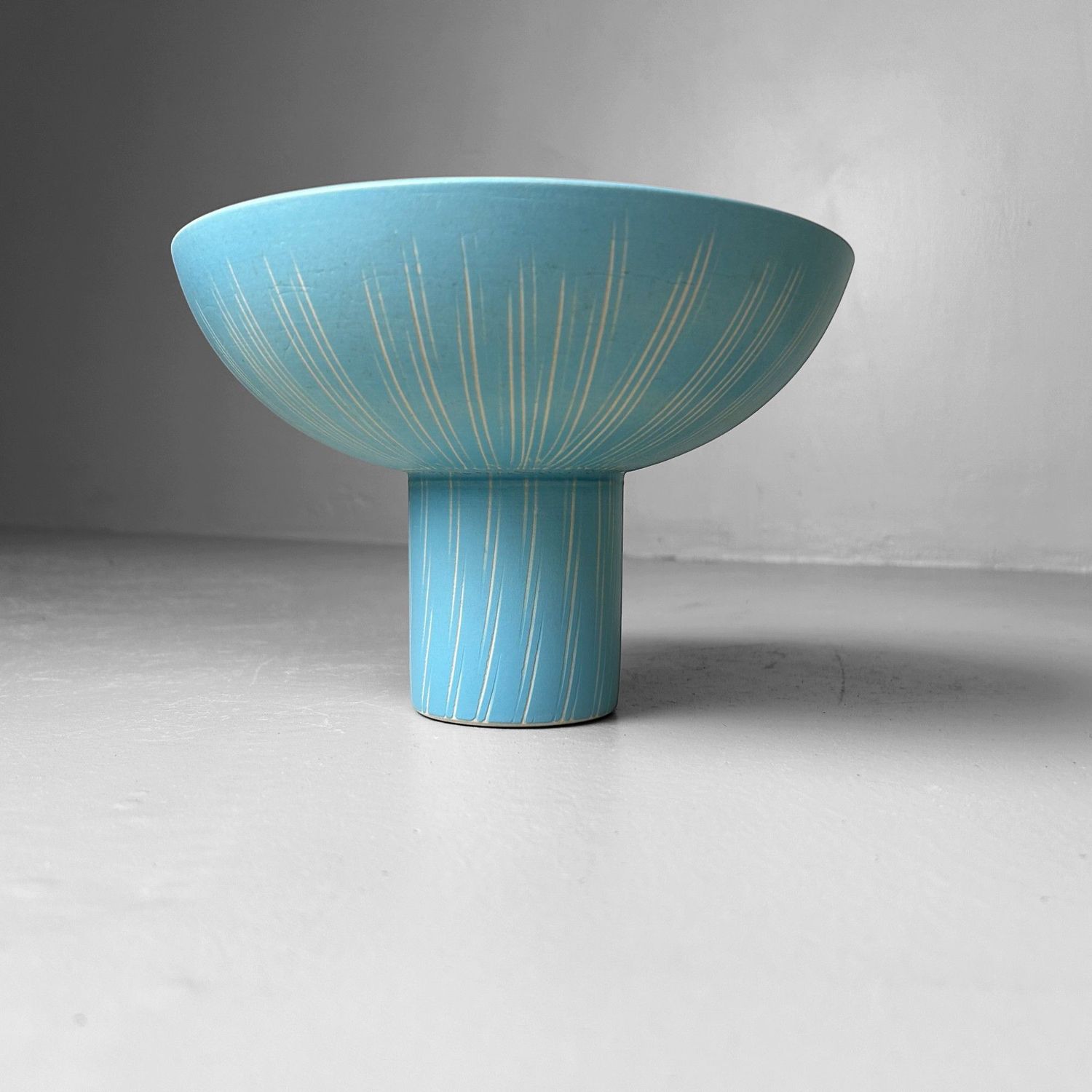 Japanese Ceramic Ikebana Flower Vase, Omiya Tōen, 1960s.