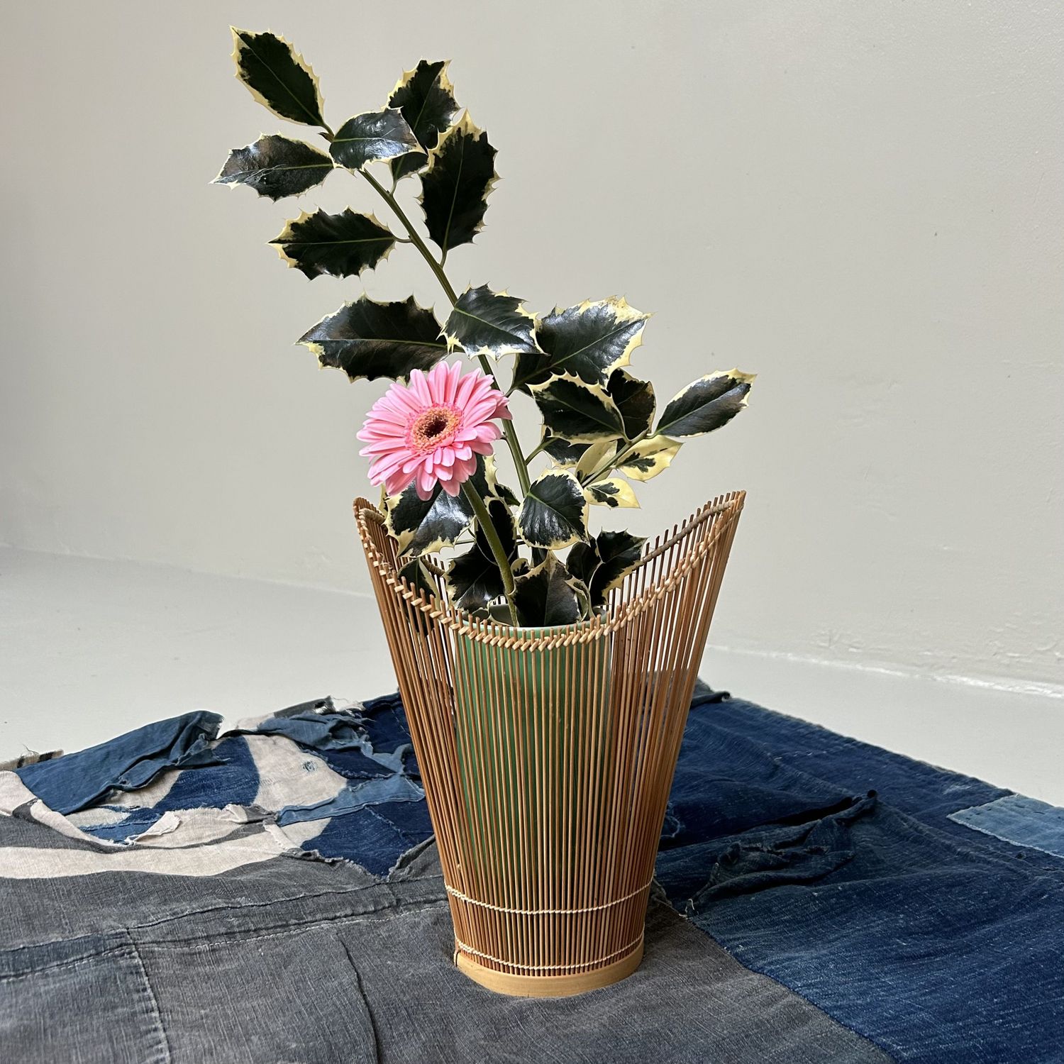 ​Vintage Hanakago (花籠), Bamboe Ikebana Mand, jaren '60.