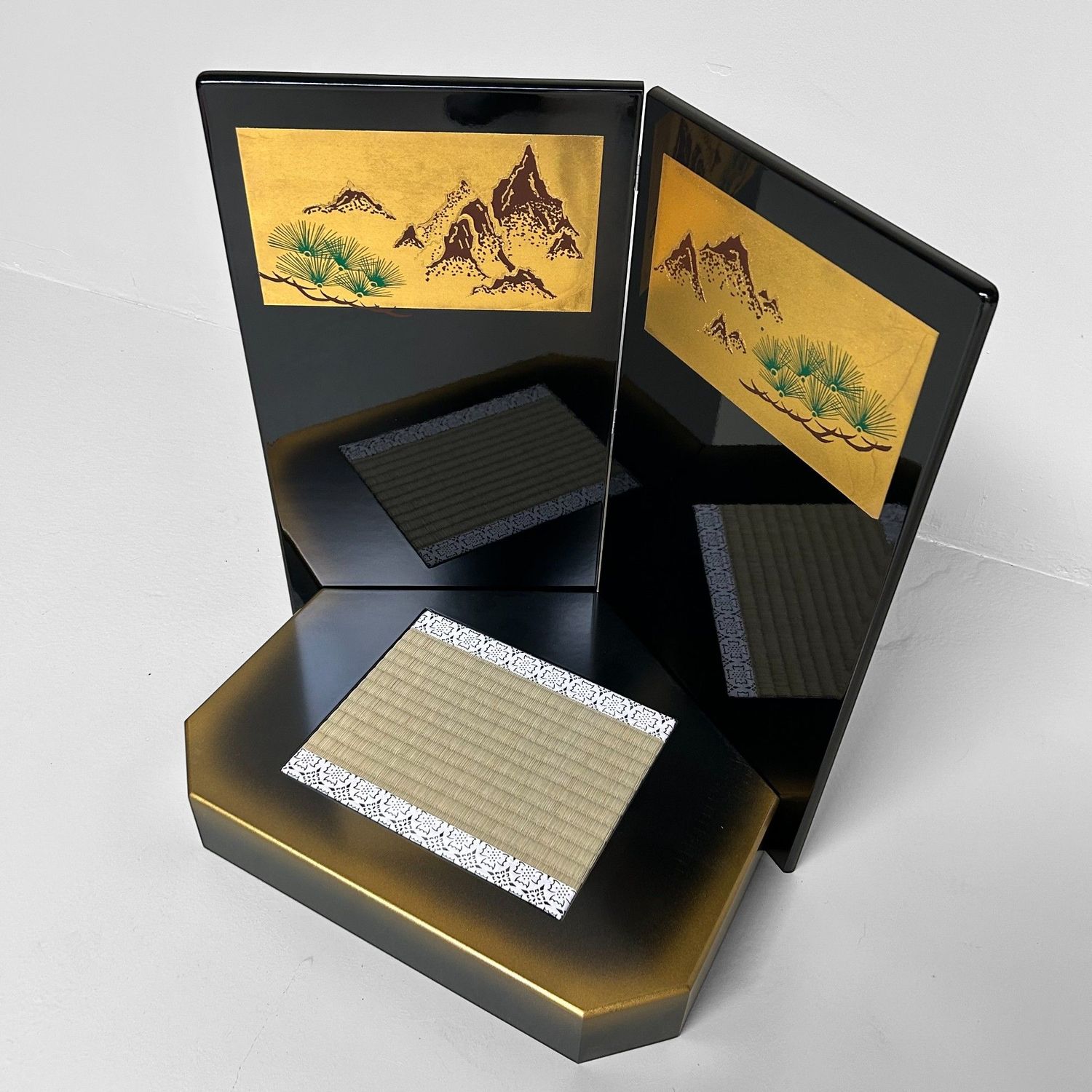 Vintage Japanse Display Stand met Houten scherm, jaren ‘70.