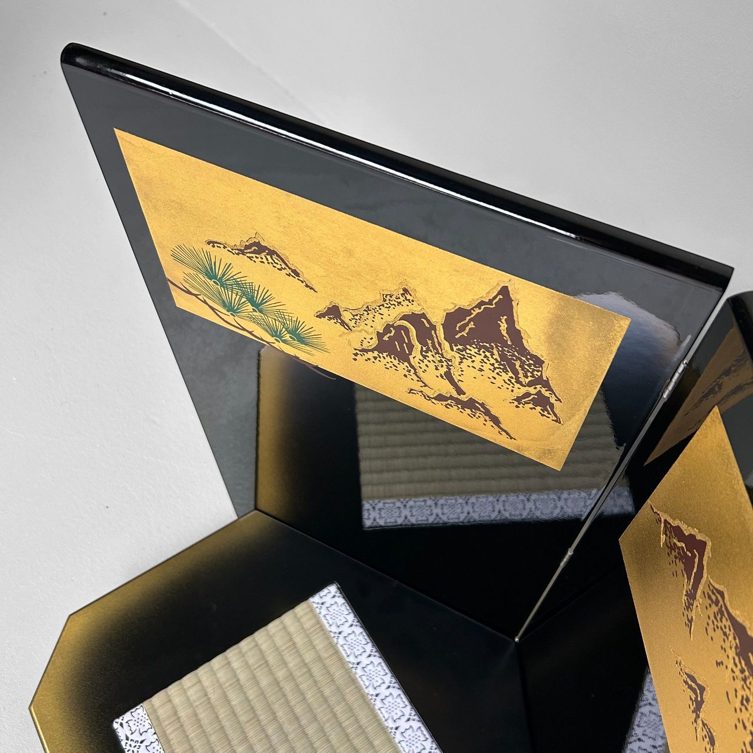 Vintage Japanse Display Stand met Houten scherm, jaren ‘70.