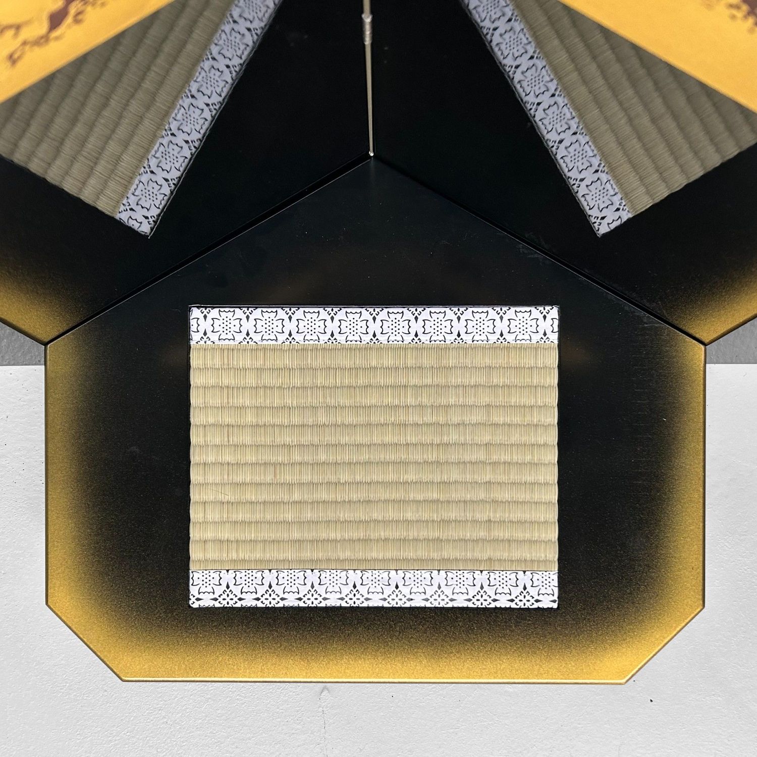 Vintage Japanse Display Stand met Houten scherm, jaren ‘70.