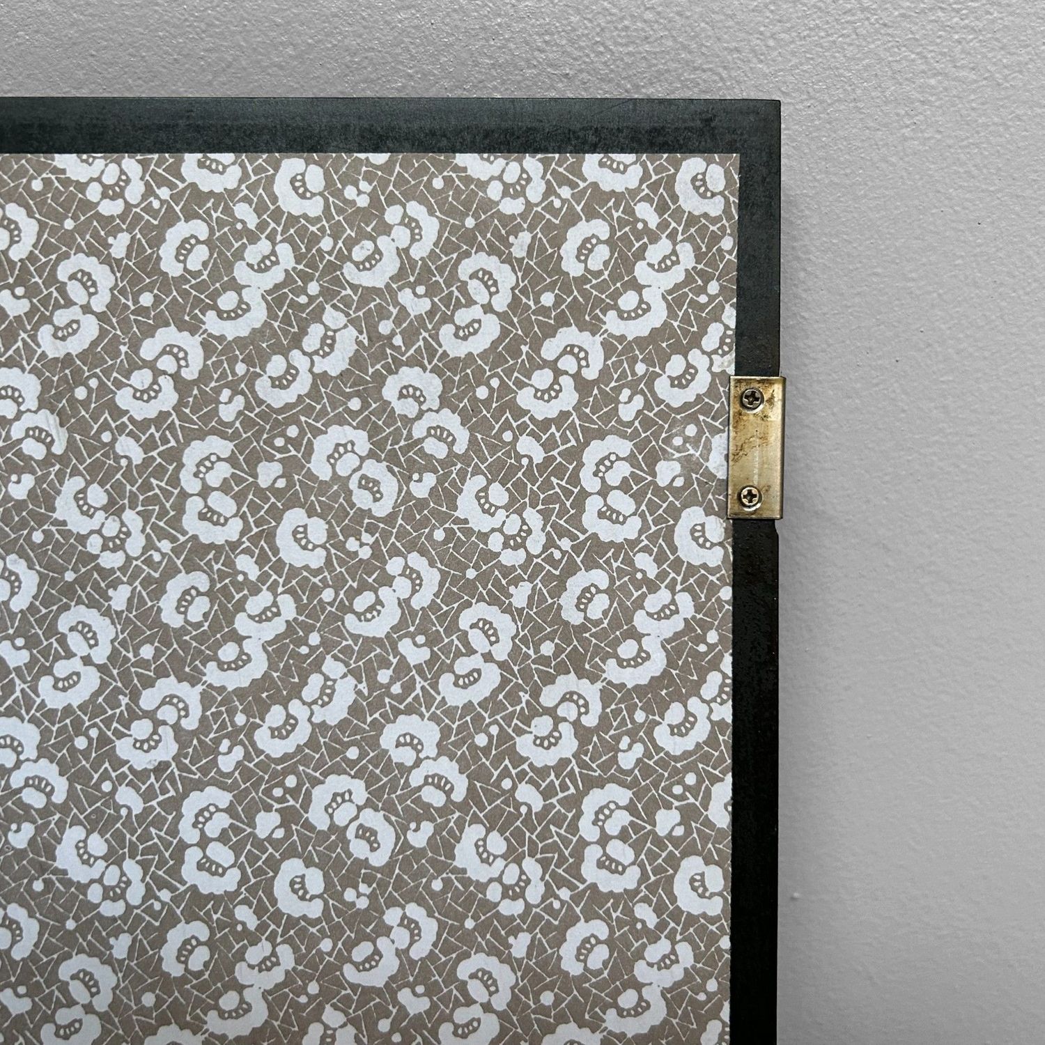 Vintage Japanse Display Stand met Houten scherm, jaren ‘70.