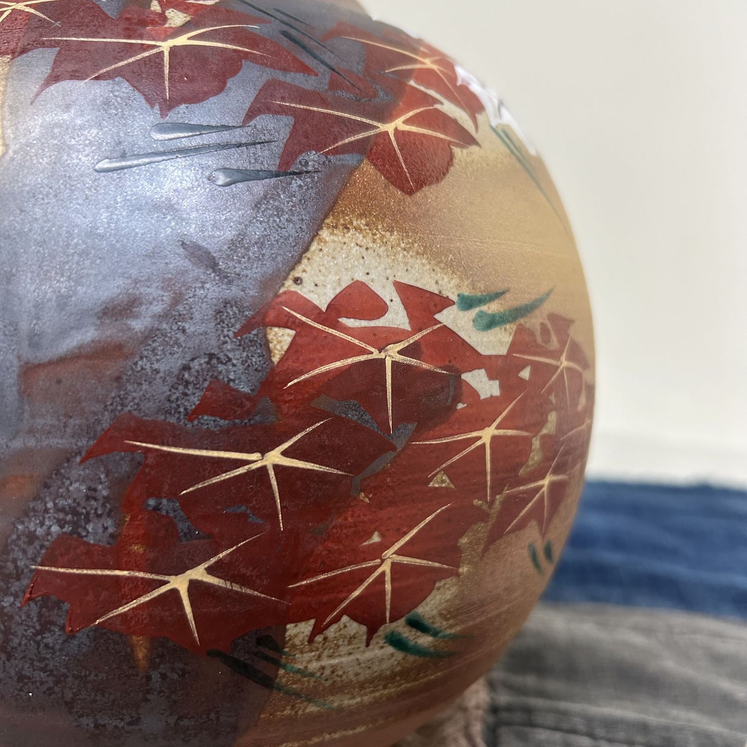 Japanese Mid-Century Ikebana Flower Vase, Kutani Nikko, 1960s.