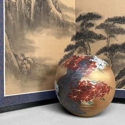 Japanese Mid-Century Ikebana Flower Vase, Kutani Nikko, 1960s.