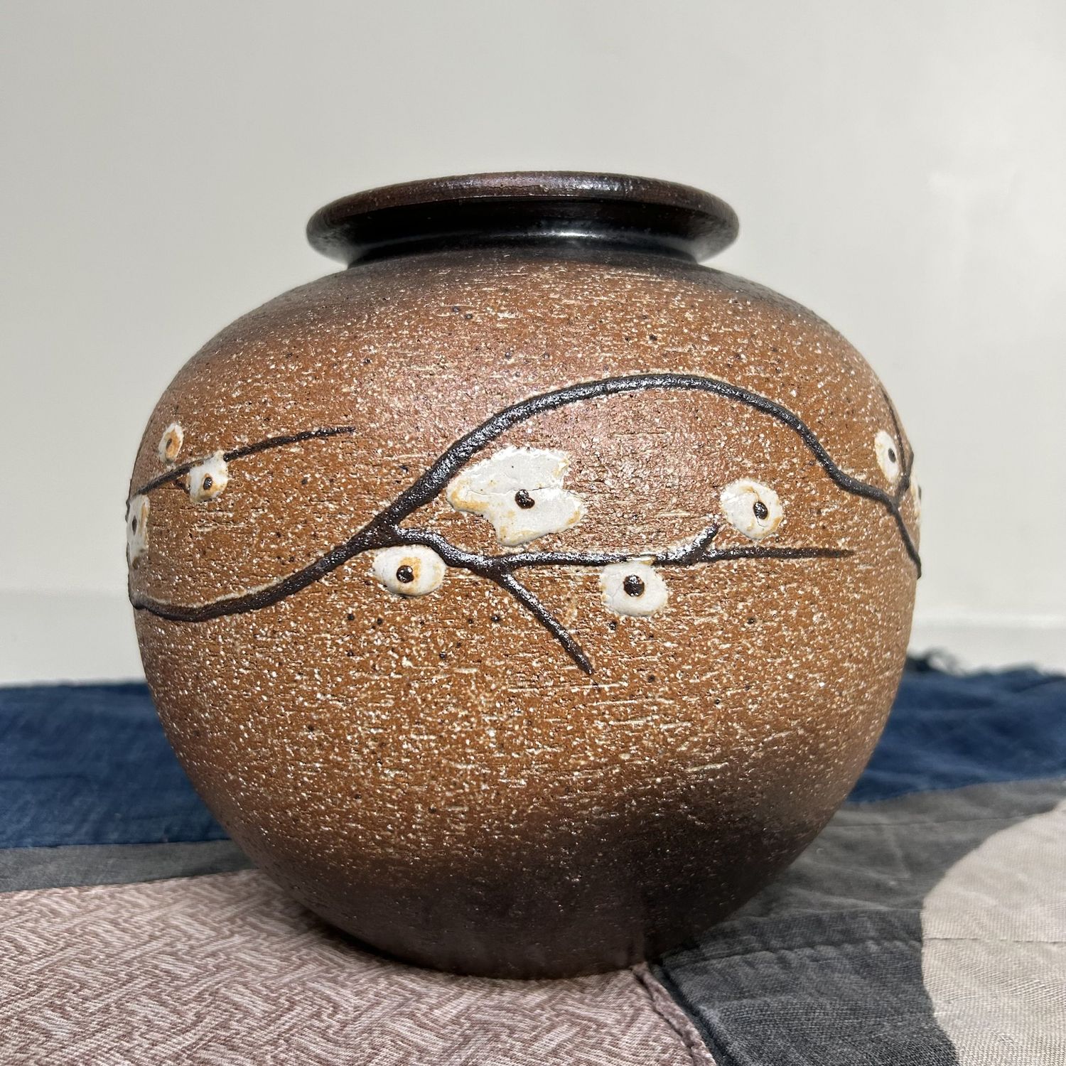 Japanse Ikebana Bloemenvaas, 'Sakura', Shigaraki, Jaren 70.