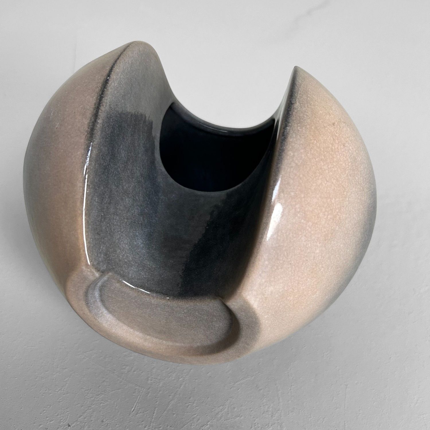 Modernist Ceramic Japanese Ikebana Flower Vase, 1960s.