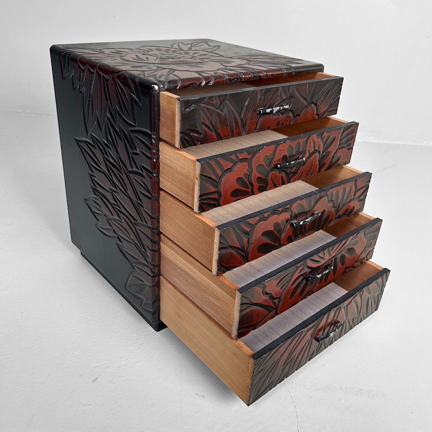 Vintage Kamakura-bori Haribako, Japanese Jewelry Cabinet, Shōwa Era, Japan.