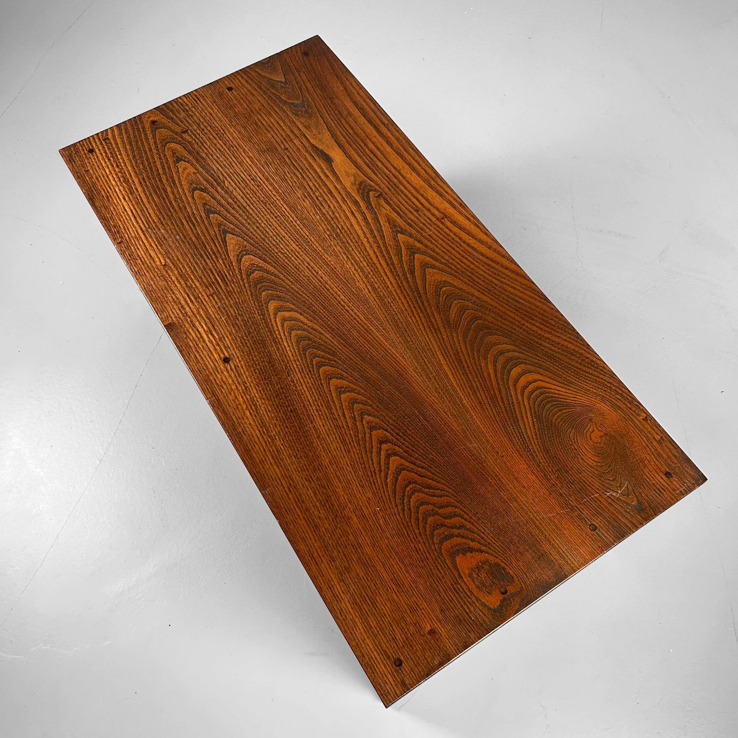 Minimalistische Schrijftafel, Shosai-Ki, Shōwa Periode, Japan. Minimalistische Schrijftafel, Shosai-Ki, Shōwa Periode, Japan.