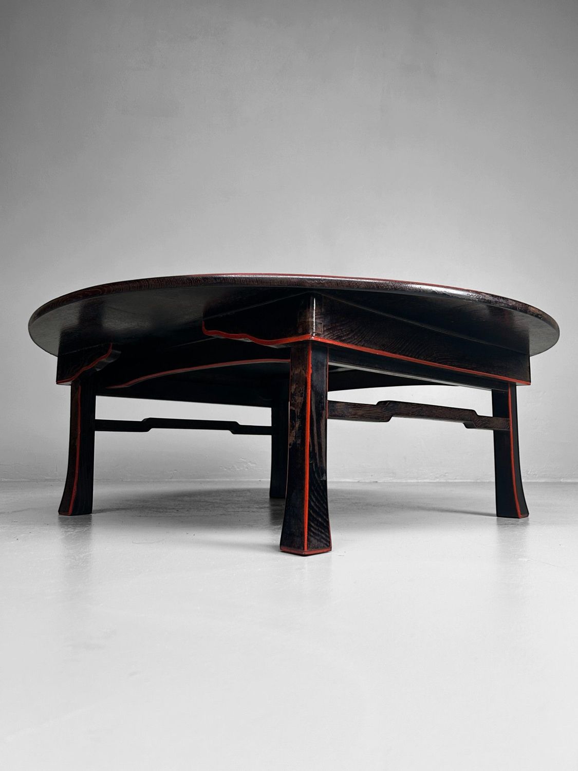 Ronde Lage Tafel, Taishō-periode, Shigeta Saitama, Japan.