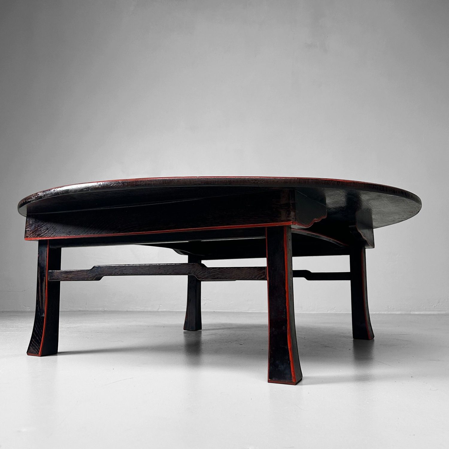 Ronde Lage Tafel, Taishō-periode, Shigeta Saitama, Japan.