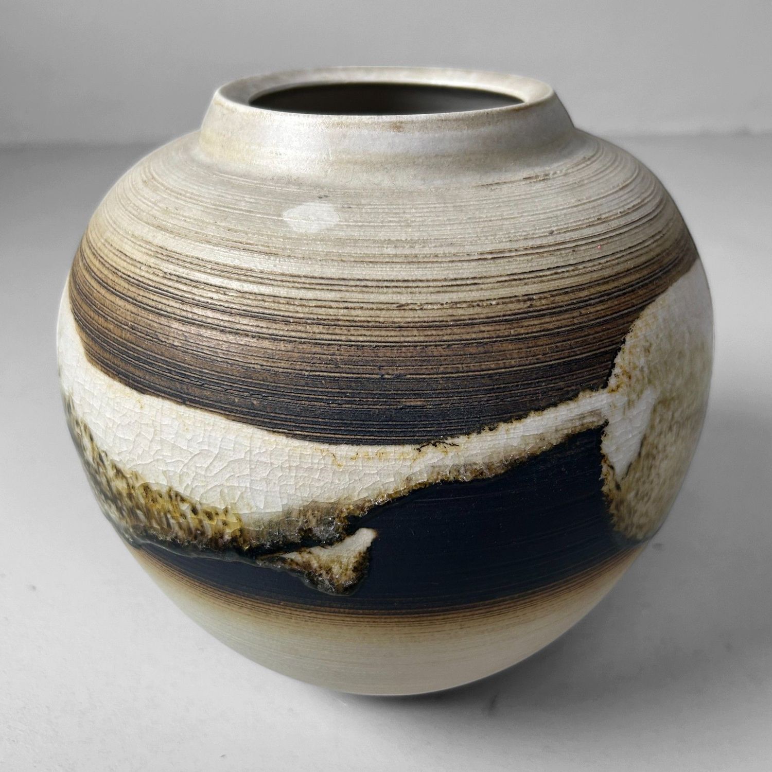 Japanese Ikebana Vase by Masafumi Fujihira, Kyoyaki, 1960s. Japanese Ikebana Vase by Masafumi Fujihira, Kyoyaki, 1960s.