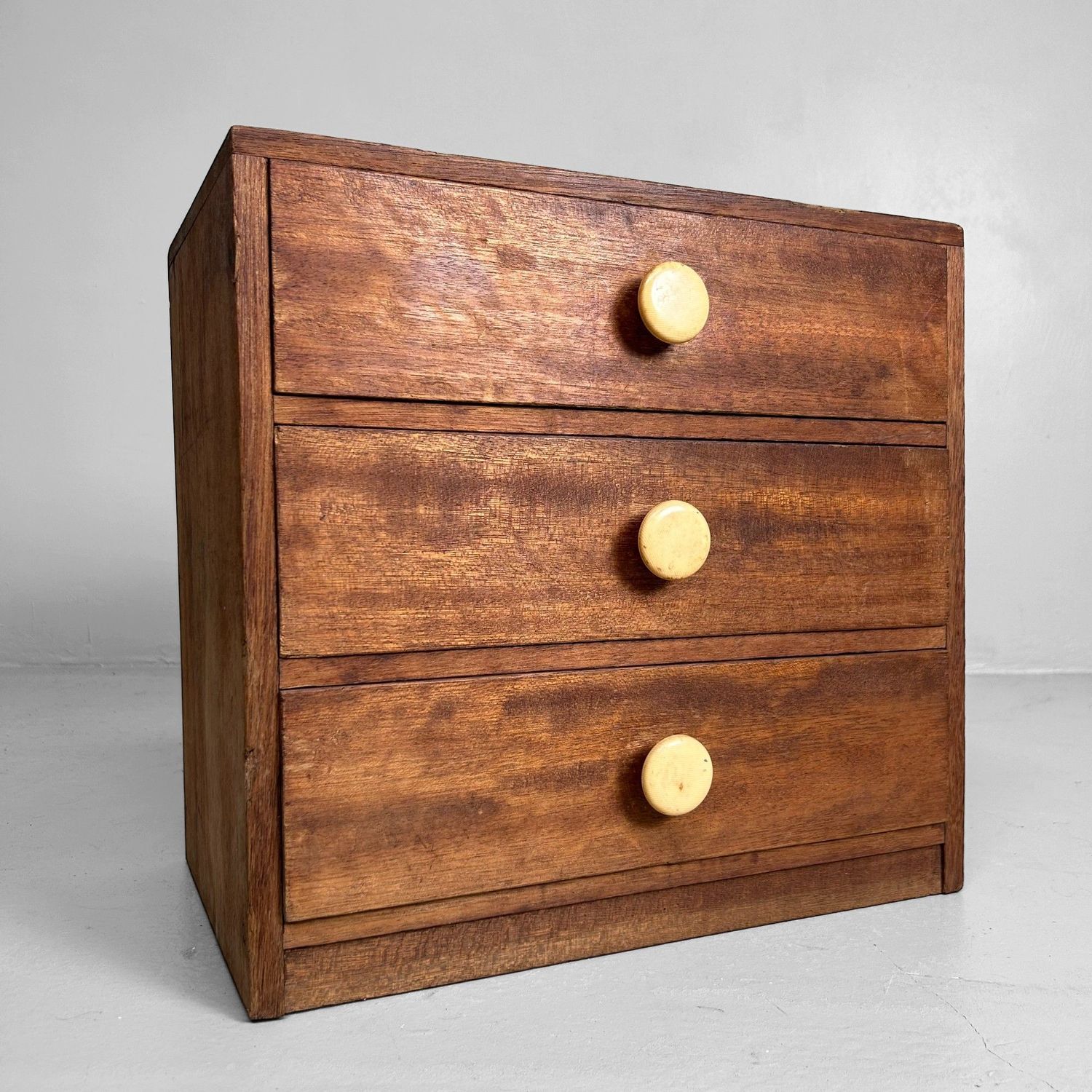 Kleine Haribako, Japans Ladekastje, Jaren '50.