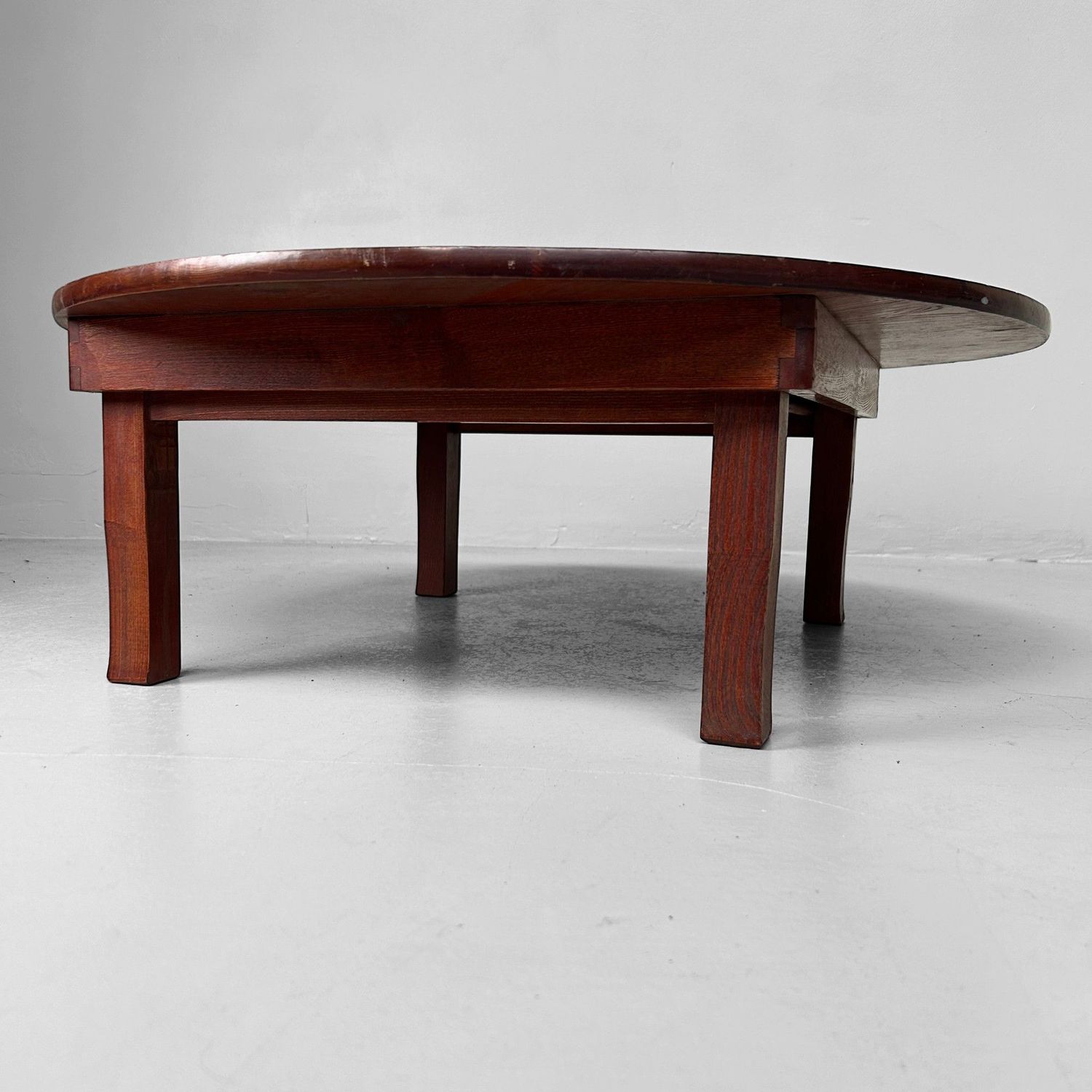 Traditionele Ronde Lage Tafel, Shōwa-periode, Japan.