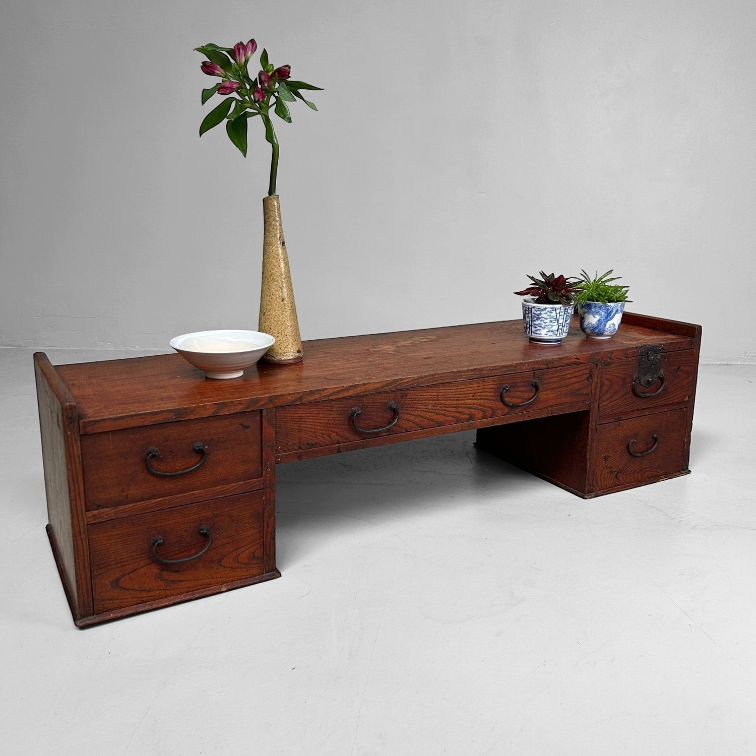 Minimalistische Japanse Schrijftafel, Shosai-Ki, Meiji-periode.