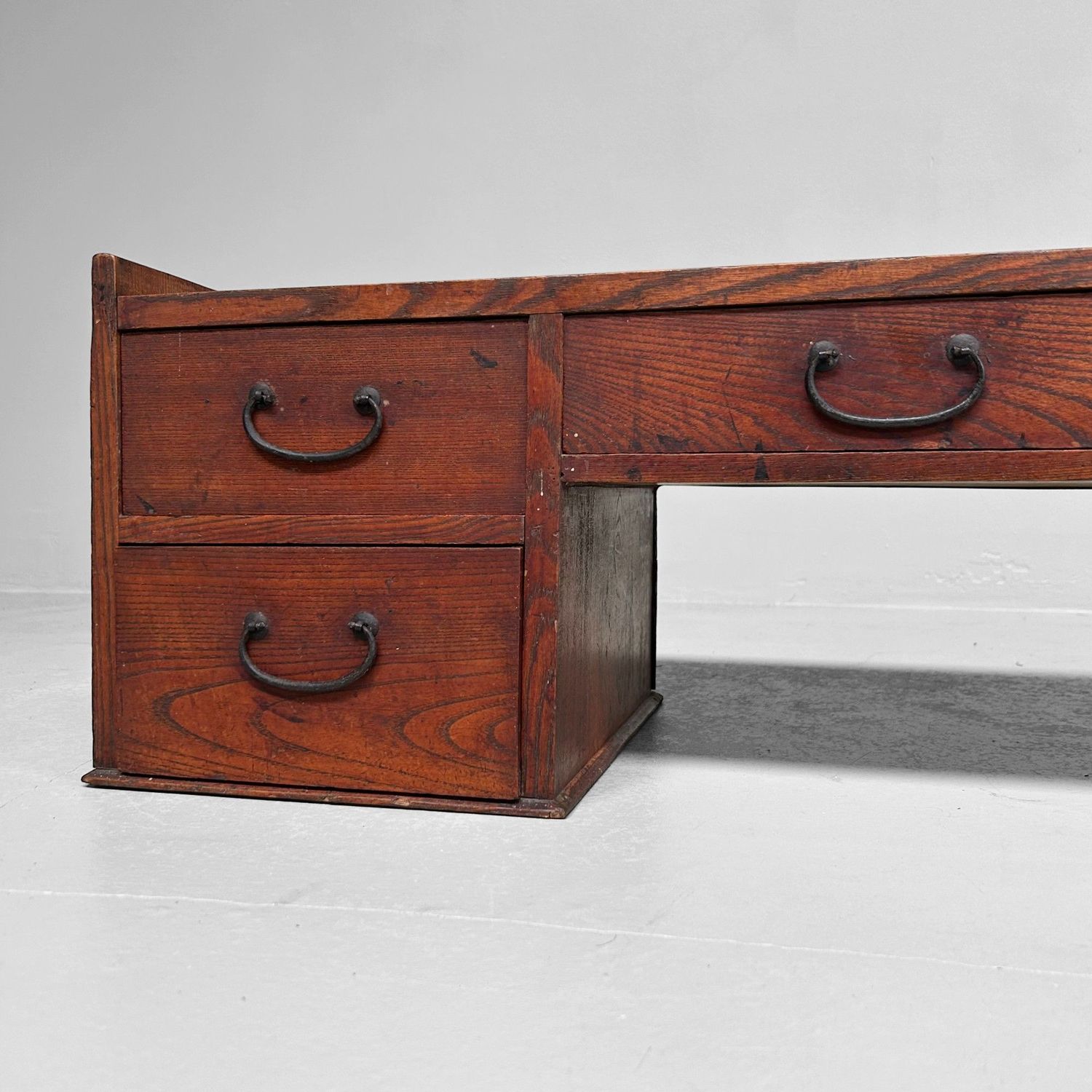 Minimalistische Japanse Schrijftafel, Shosai-Ki, Meiji-periode.