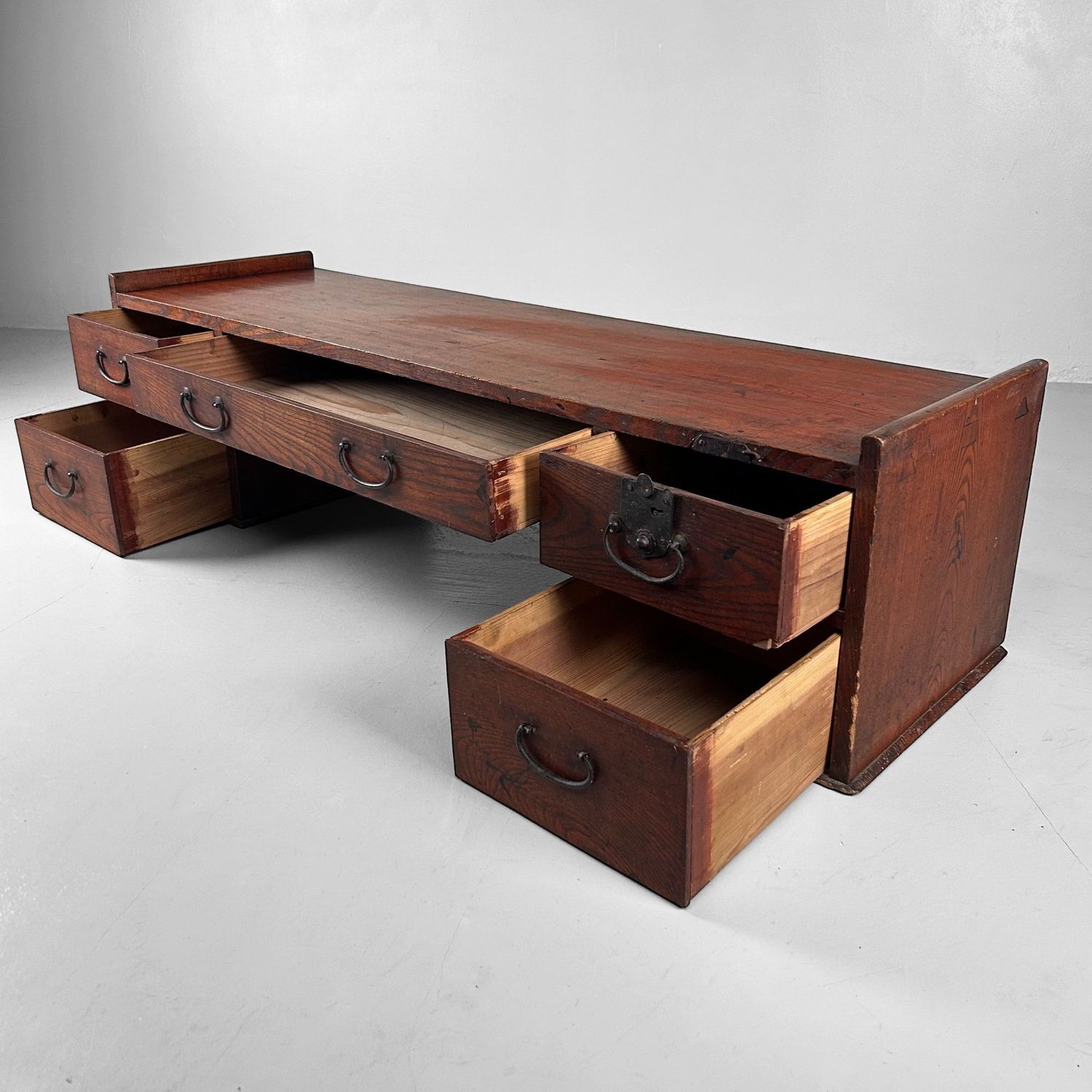 Minimalistische Japanse Schrijftafel, Shosai-Ki, Meiji-periode.