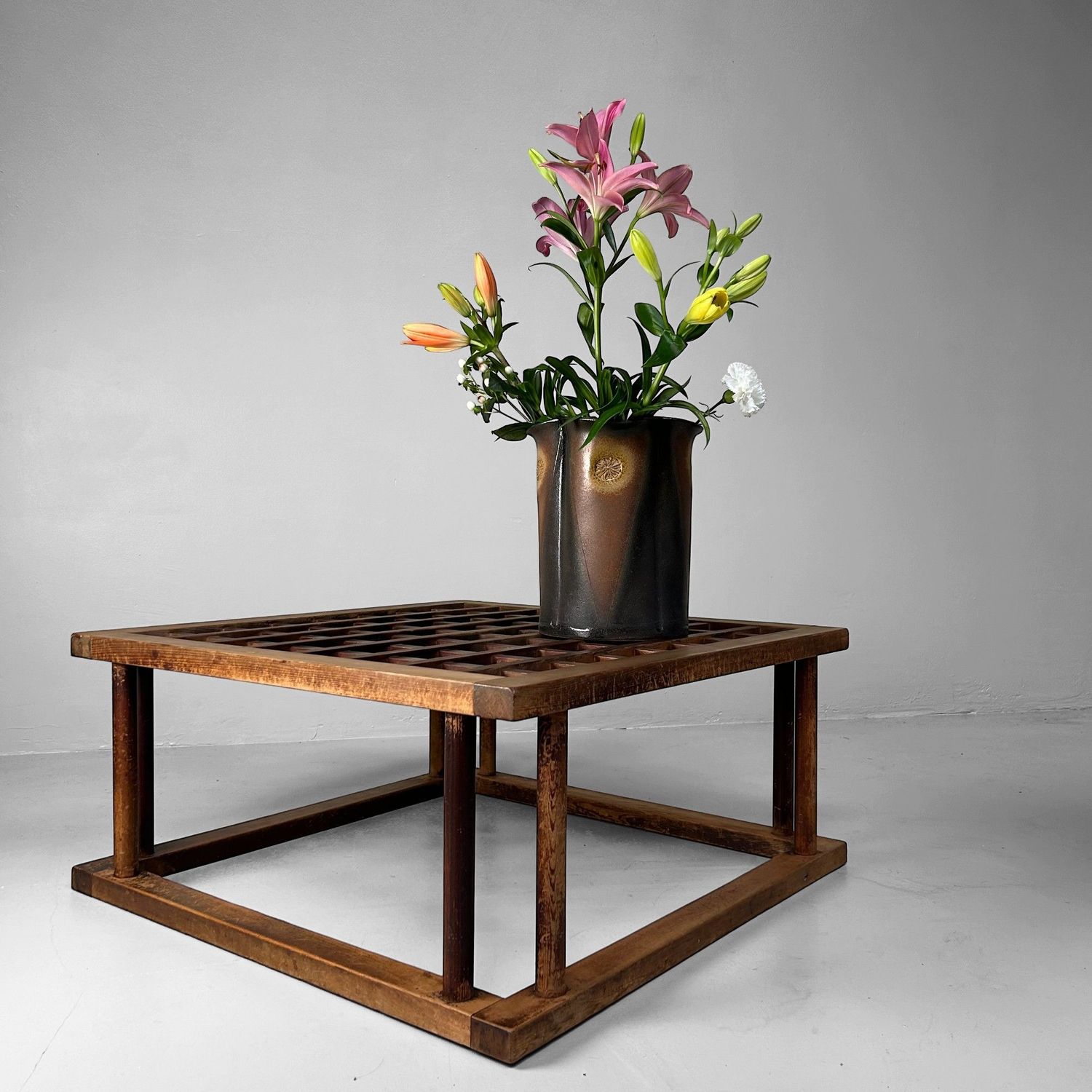 Traditionele Houten Kotatsu Tafel, vroege Shōwa Periode, Japan.