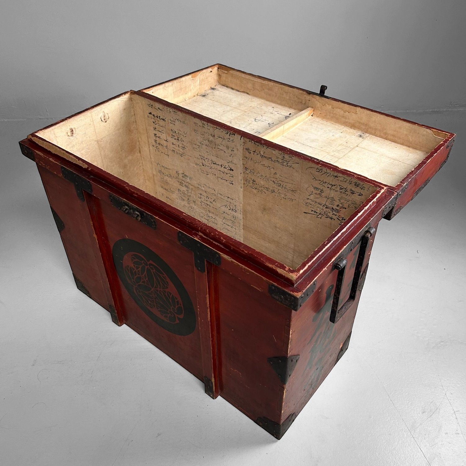 Antieke Japanse Munitiekist, Matsumoto, Vroege Meiji-periode. Antieke Japanse Munitiekist, Matsumoto, Vroege Meiji-periode.