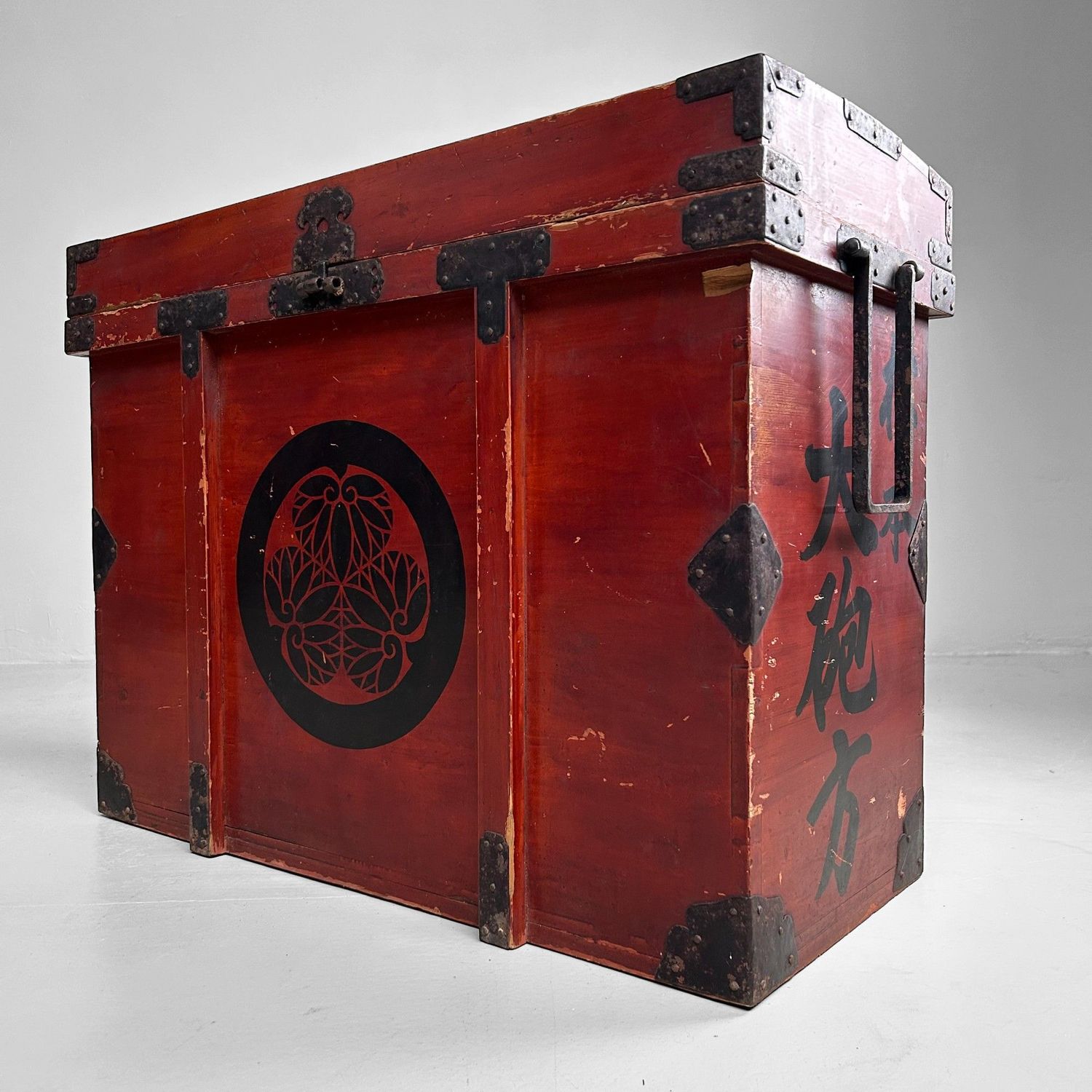 Antieke Japanse Munitiekist, Matsumoto, Vroege Meiji-periode. Antieke Japanse Munitiekist, Matsumoto, Vroege Meiji-periode.