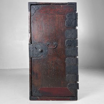 Exquisite Japanese Kodansu: Antique Storage Cabinet from the Edo Period.
