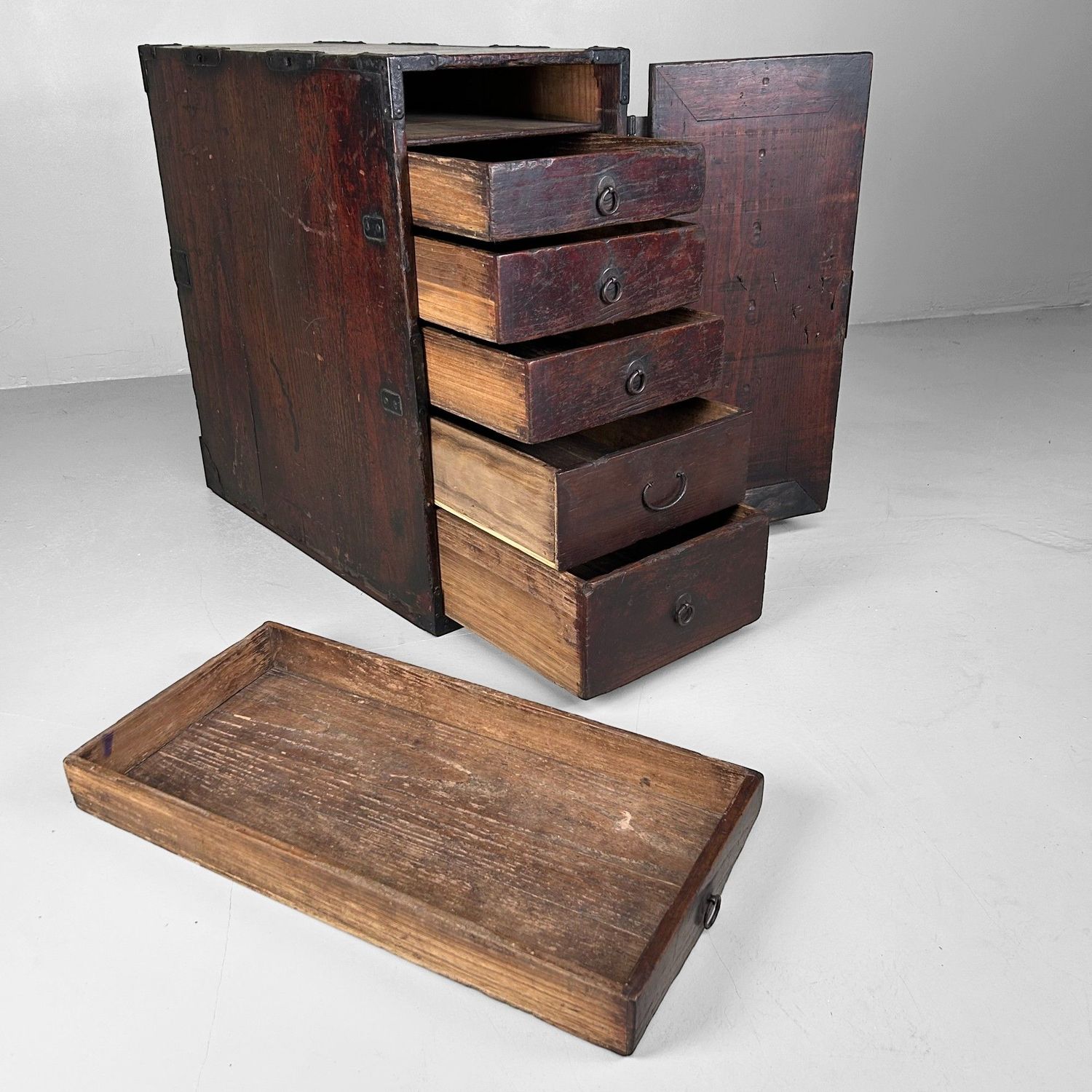 Exquisite Japanese Kodansu: Antique Storage Cabinet from the Edo Period.