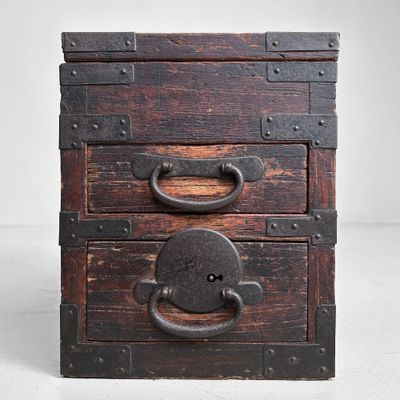 ​Antieke Kakesuzuri, Japans Opbergkastje uit de Edo-periode.