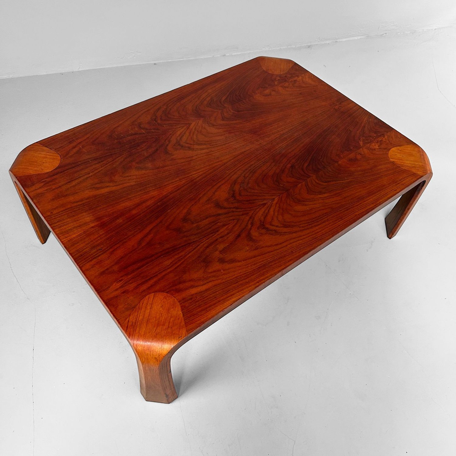 Japanse Lage Tafel door Saburo Inui voor Tendo Mokko, jaren '60.