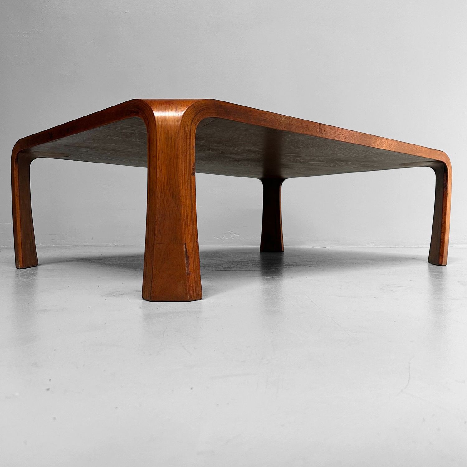 Japanse Lage Tafel door Saburo Inui voor Tendo Mokko, jaren '60.