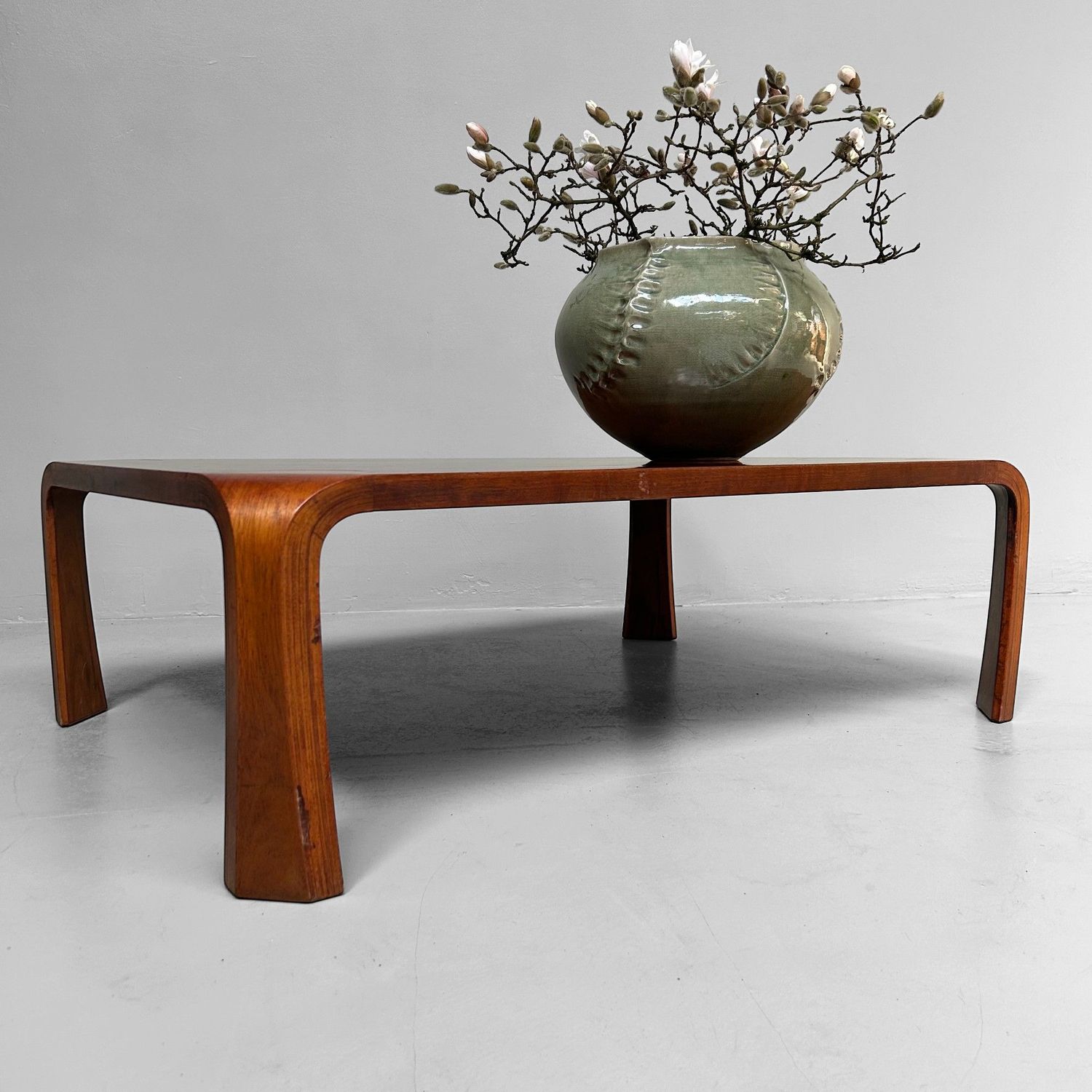 Japanse Lage Tafel door Saburo Inui voor Tendo Mokko, jaren '60.