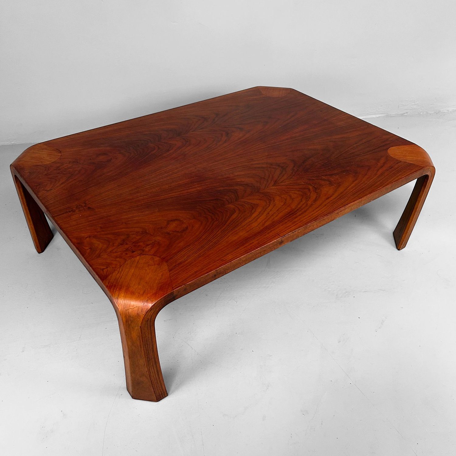 Japanse Lage Tafel door Saburo Inui voor Tendo Mokko, jaren '60.