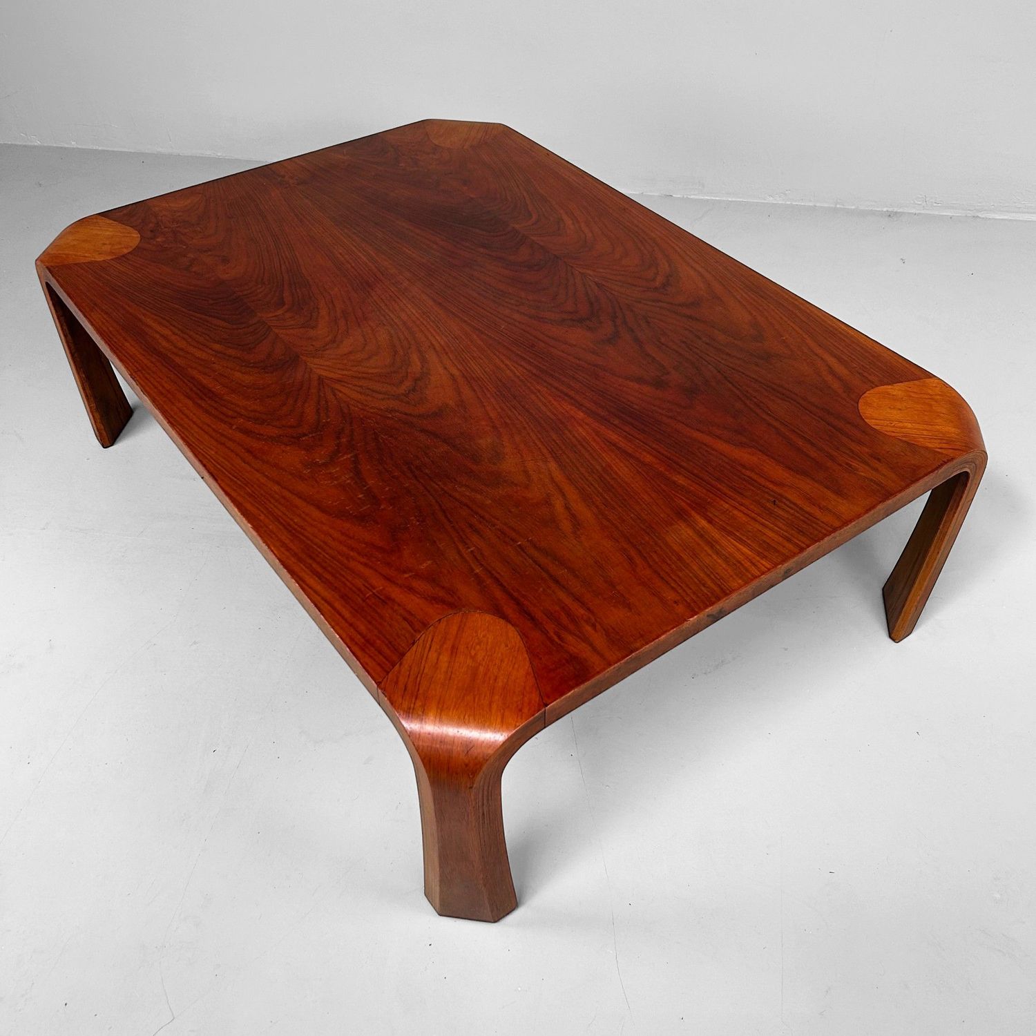 Japanse Lage Tafel door Saburo Inui voor Tendo Mokko, jaren '60.