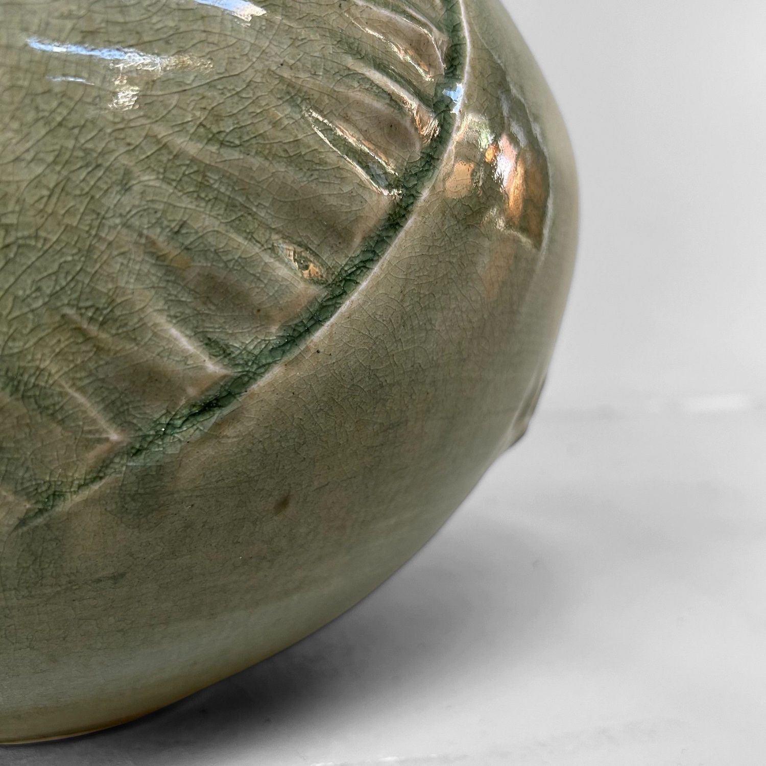 Organische Japanse Celadon Bloemenvaas door Noma Gazan, Jaren '70. Organische Japanse Celadon Bloemenvaas door Noma Gazan, Jaren '70.