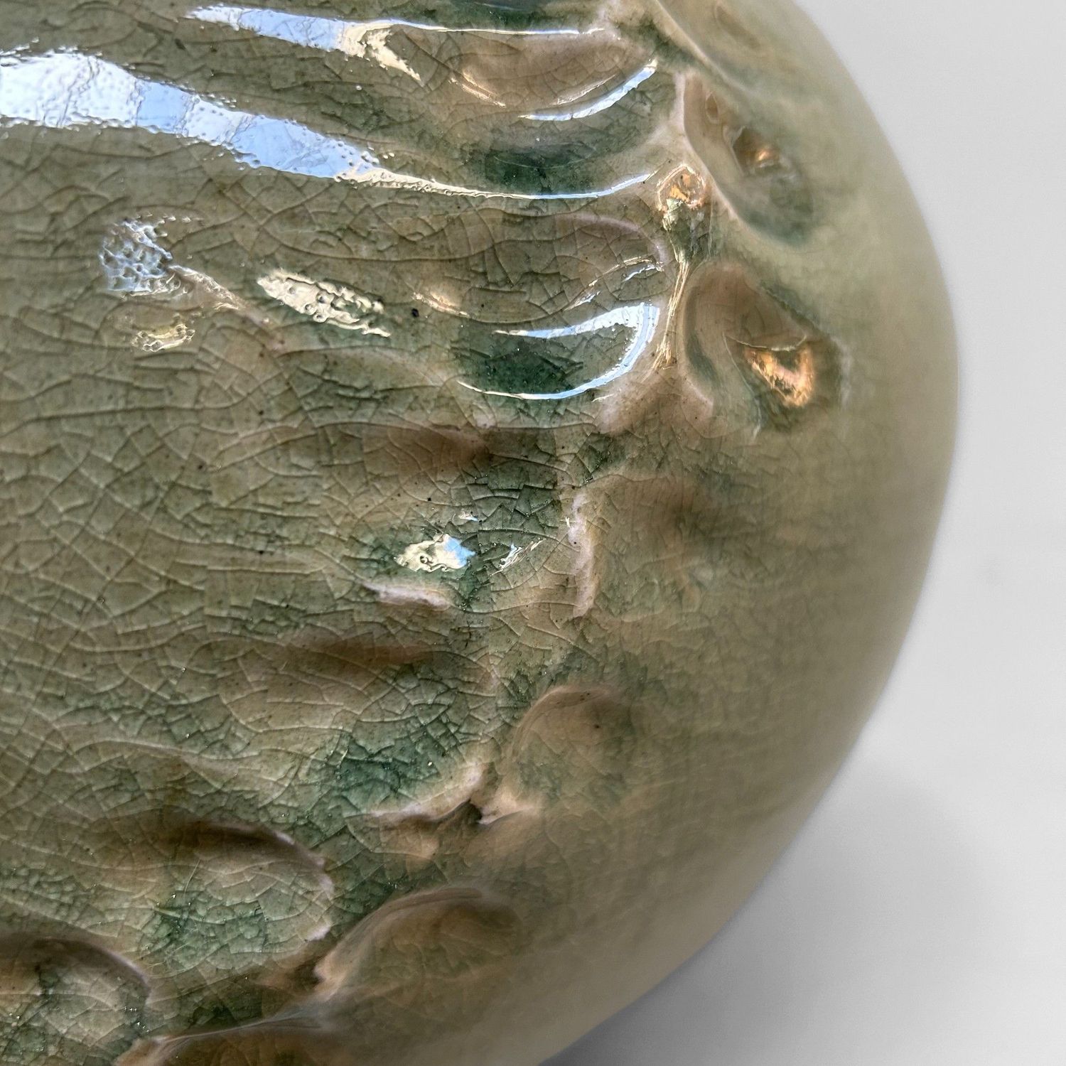 Organische Japanse Celadon Bloemenvaas door Noma Gazan, Jaren '70. Organische Japanse Celadon Bloemenvaas door Noma Gazan, Jaren '70.