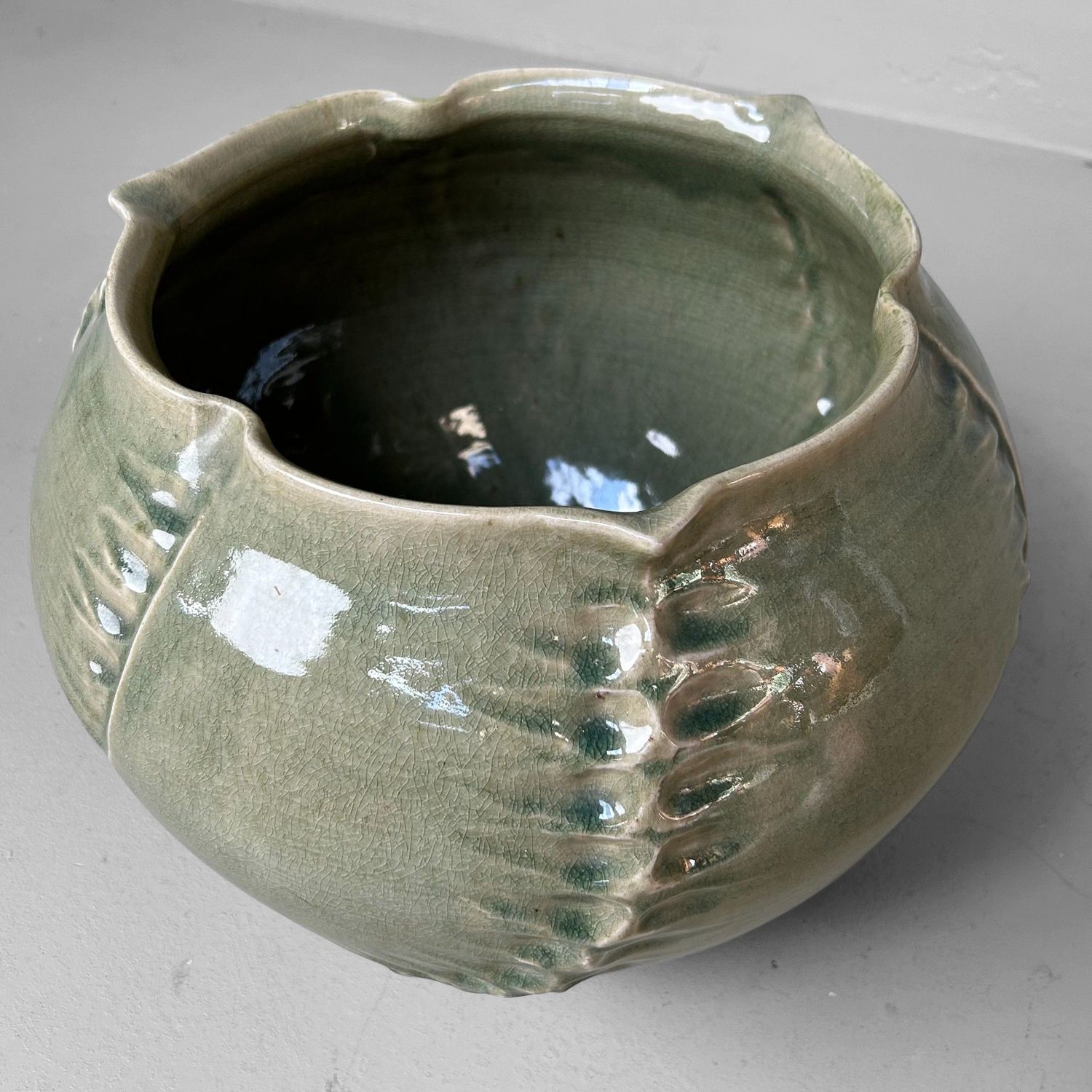 Organische Japanse Celadon Bloemenvaas door Noma Gazan, Jaren '70. Organische Japanse Celadon Bloemenvaas door Noma Gazan, Jaren '70.