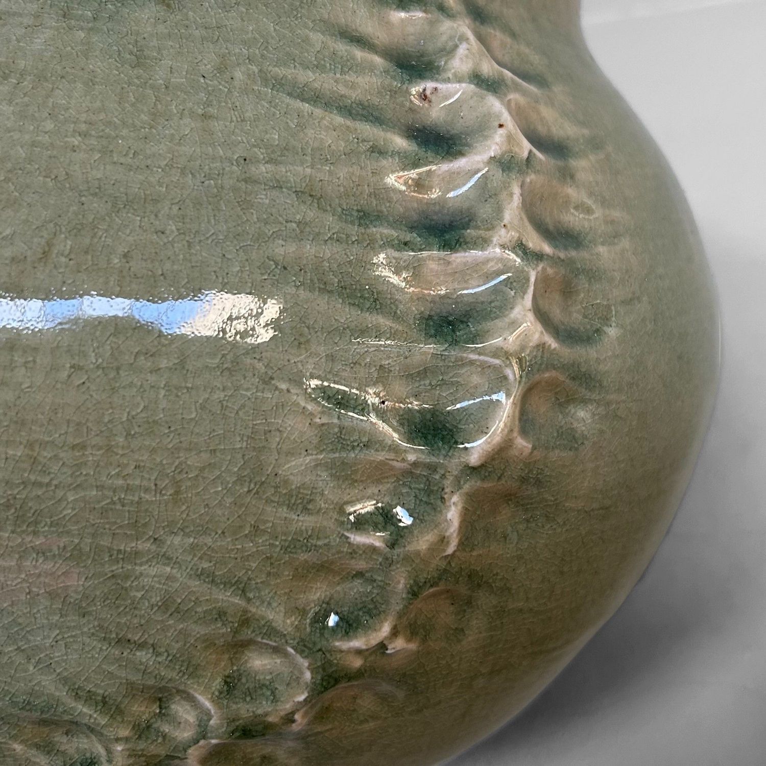 Organische Japanse Celadon Bloemenvaas door Noma Gazan, Jaren '70. Organische Japanse Celadon Bloemenvaas door Noma Gazan, Jaren '70.