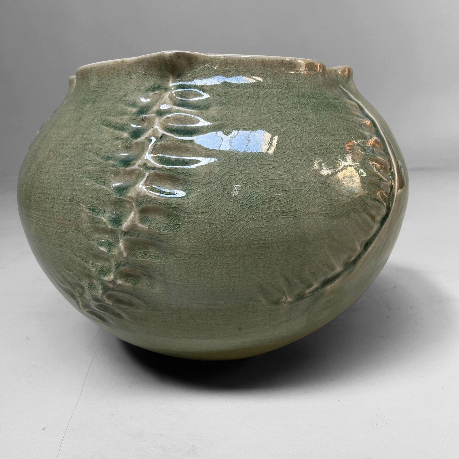 Organische Japanse Celadon Bloemenvaas door Noma Gazan, Jaren '70. Organische Japanse Celadon Bloemenvaas door Noma Gazan, Jaren '70.